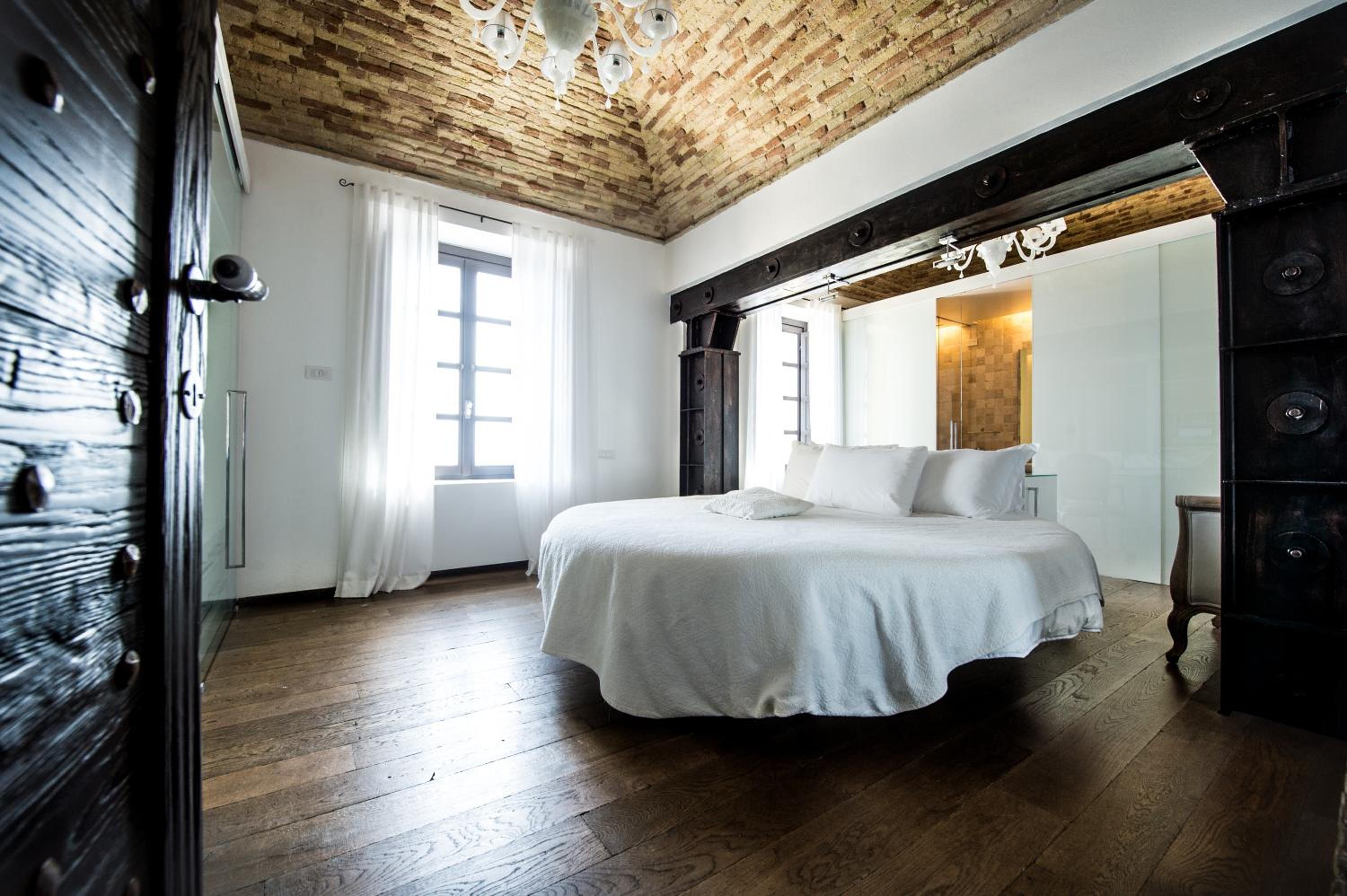 Suite with Sea View - Main Building  photo 3