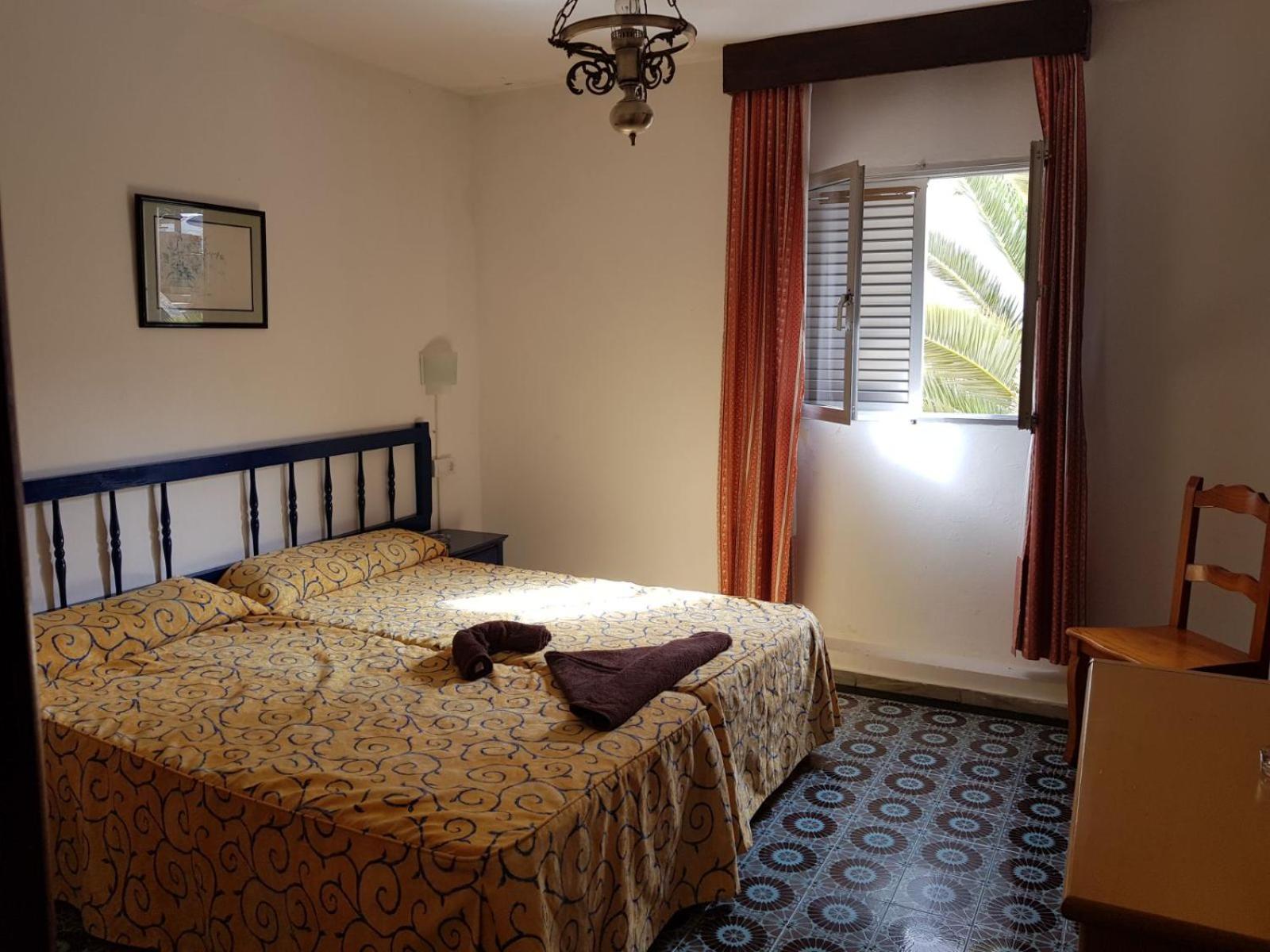Double Room with Private Bathroom photo 2