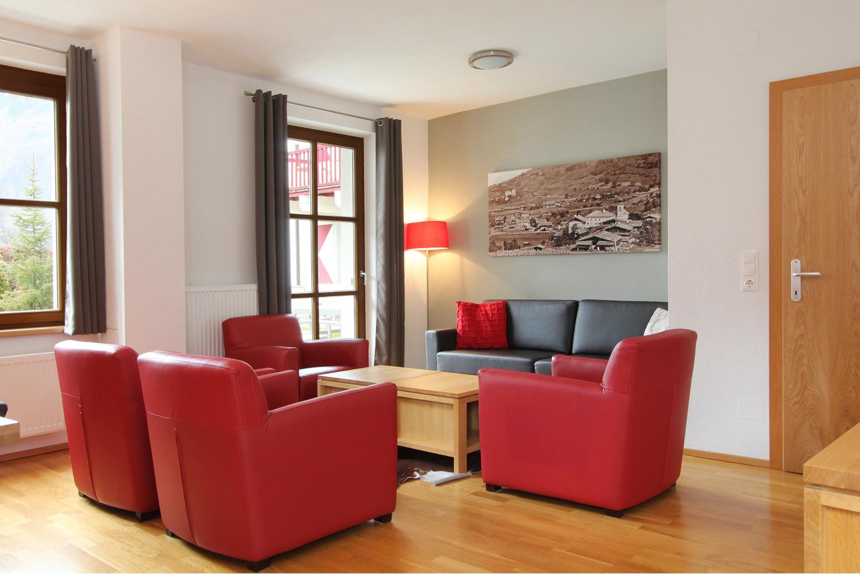 Four-Bedroom Apartment photo 1