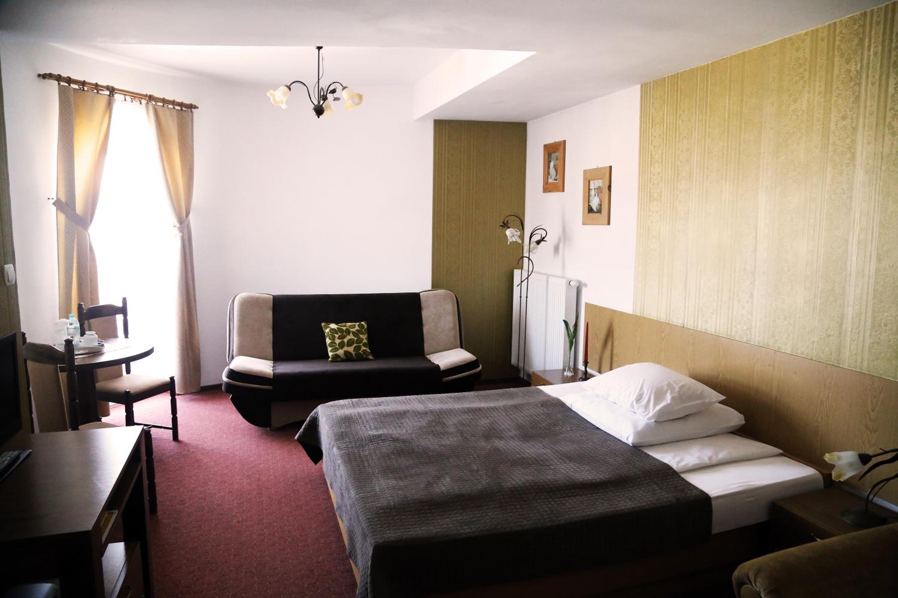 Standard Queen Room - Photo 2