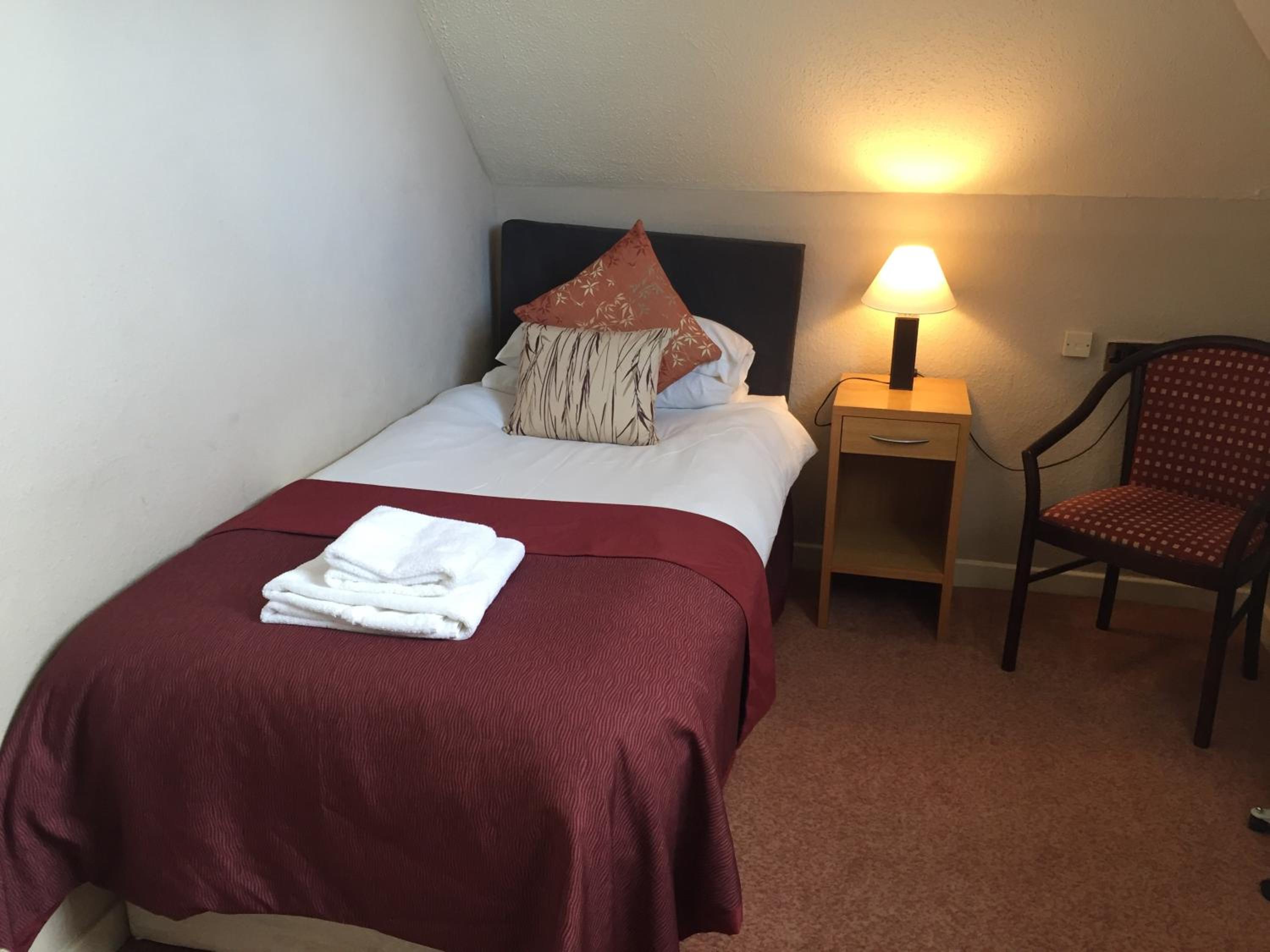 Single Room with Bath photo 3