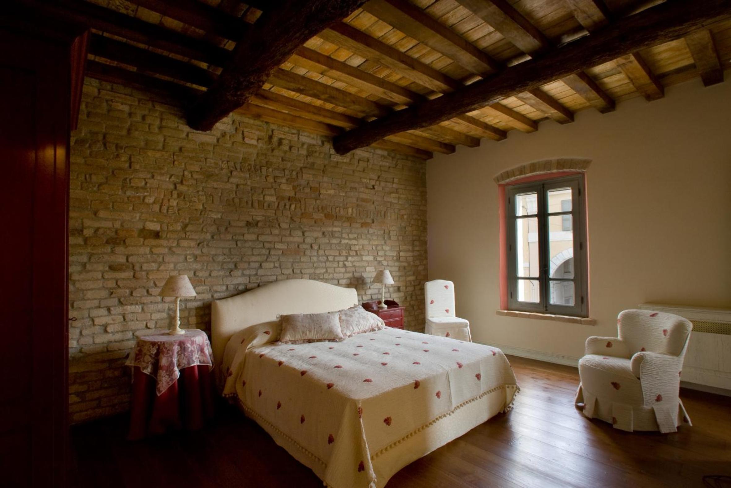 Double Room with Private Bathroom photo 1
