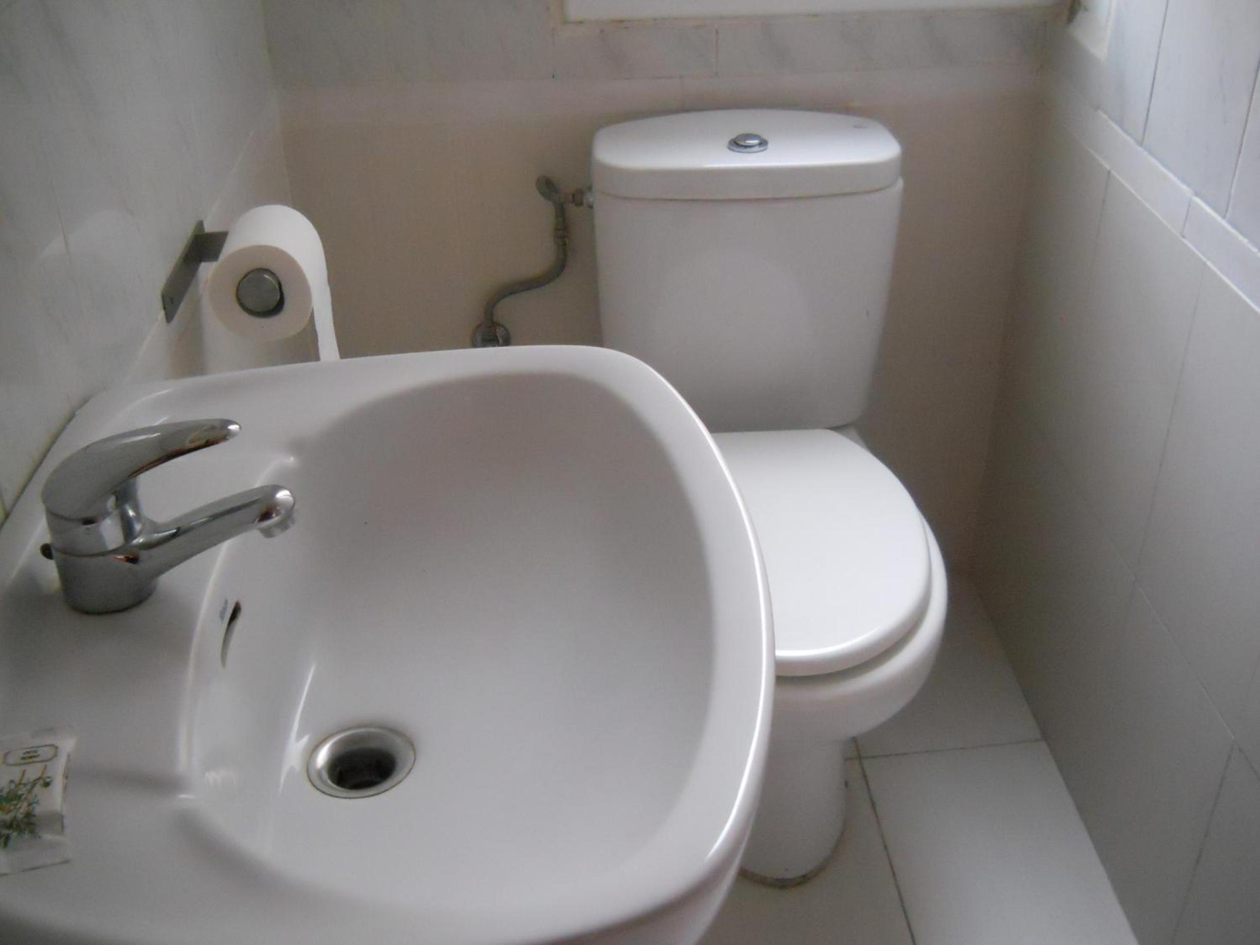 Economy Double Room with Private Bathroom photo 2