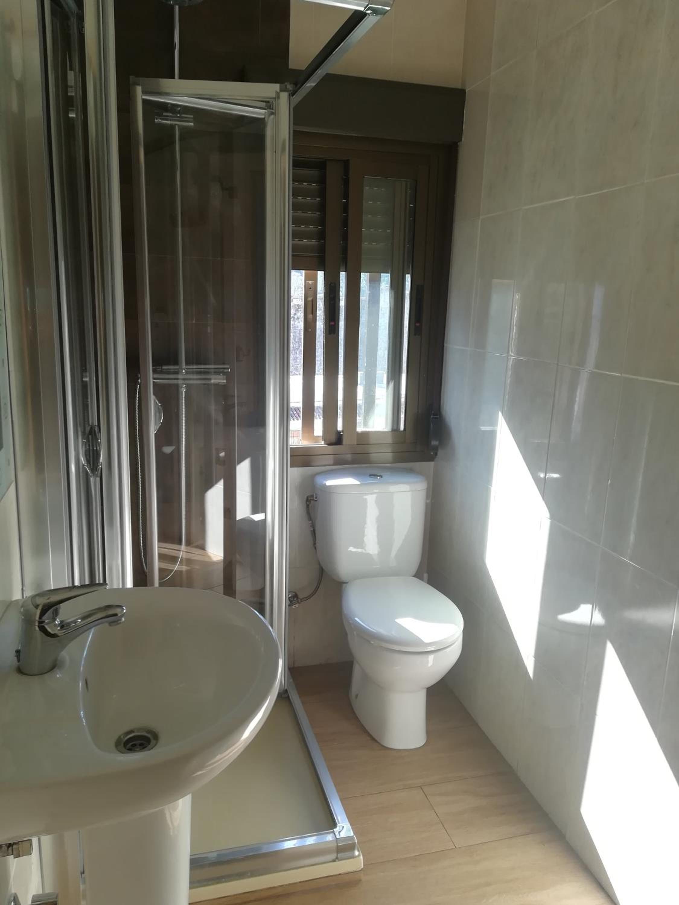 Double or Twin Room - Photo 14