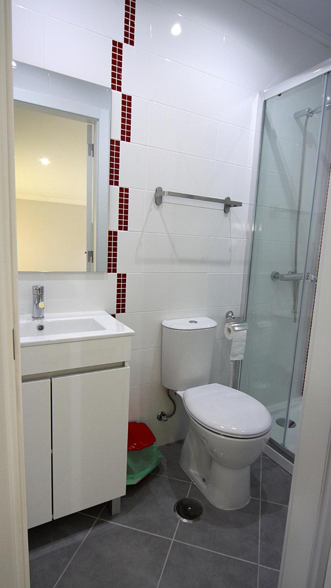 Apartment with Balcony - Photo 3