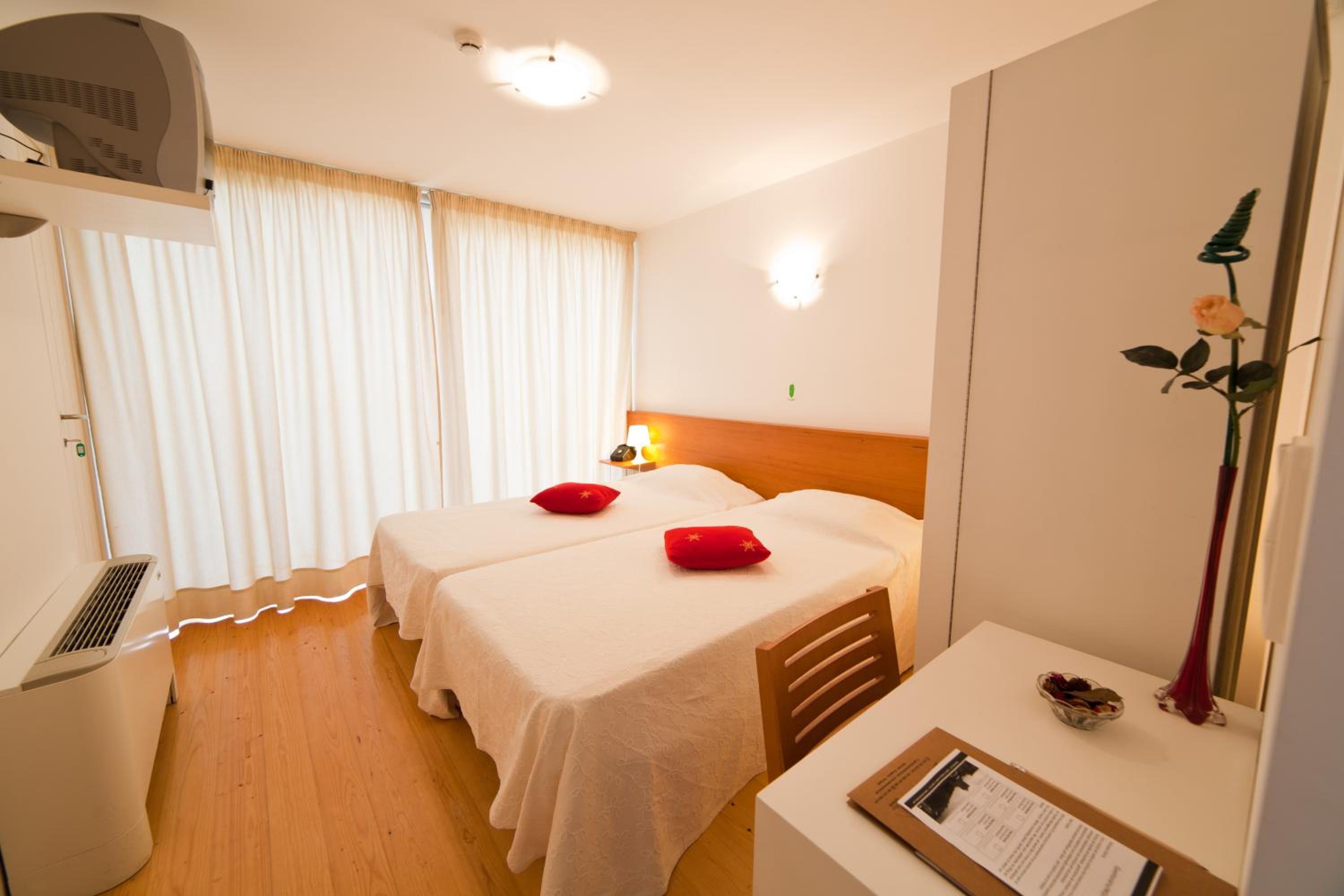 Double or Twin Room - Photo 1