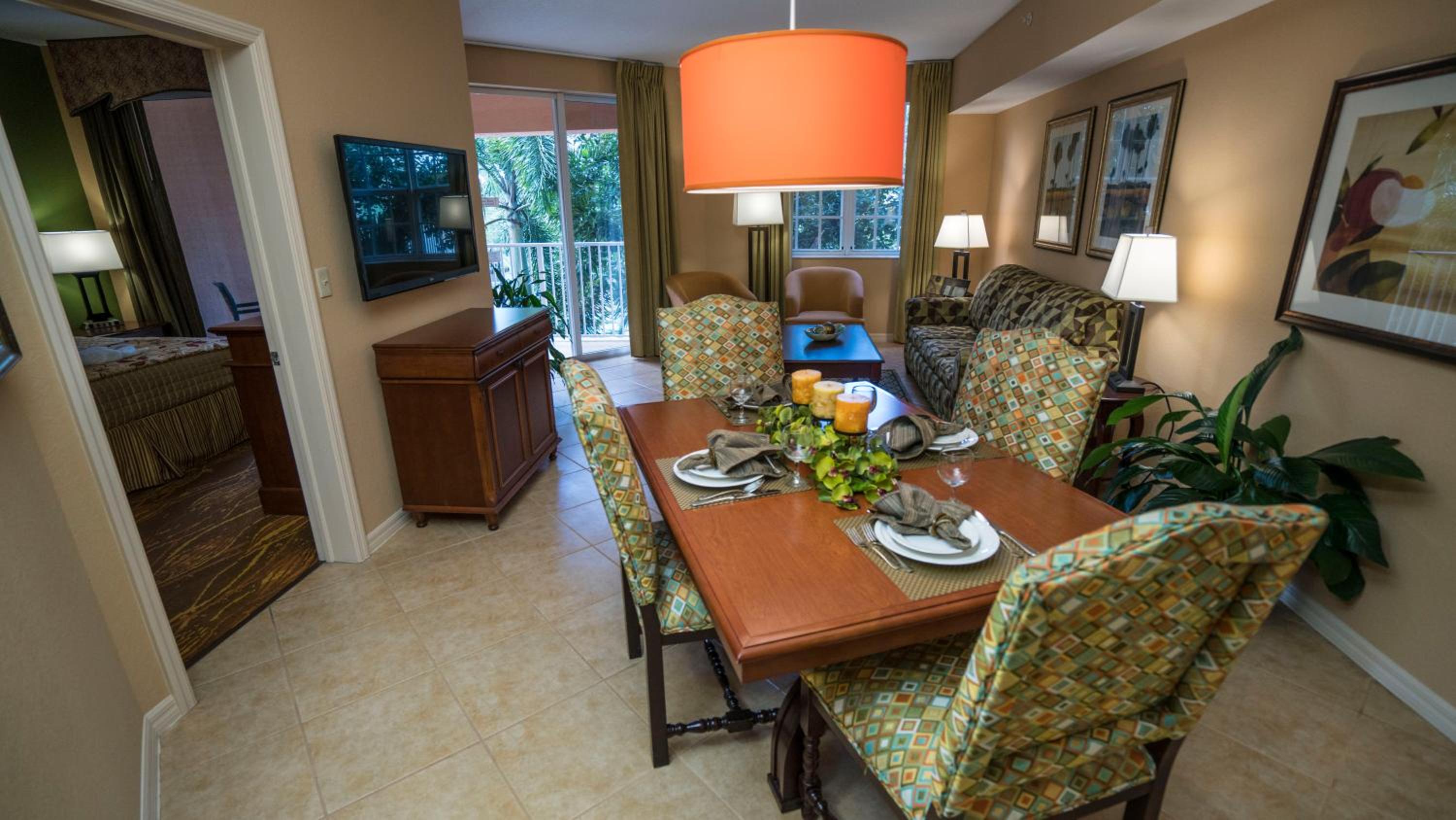 Luxury One-Bedroom King Suite  photo 2