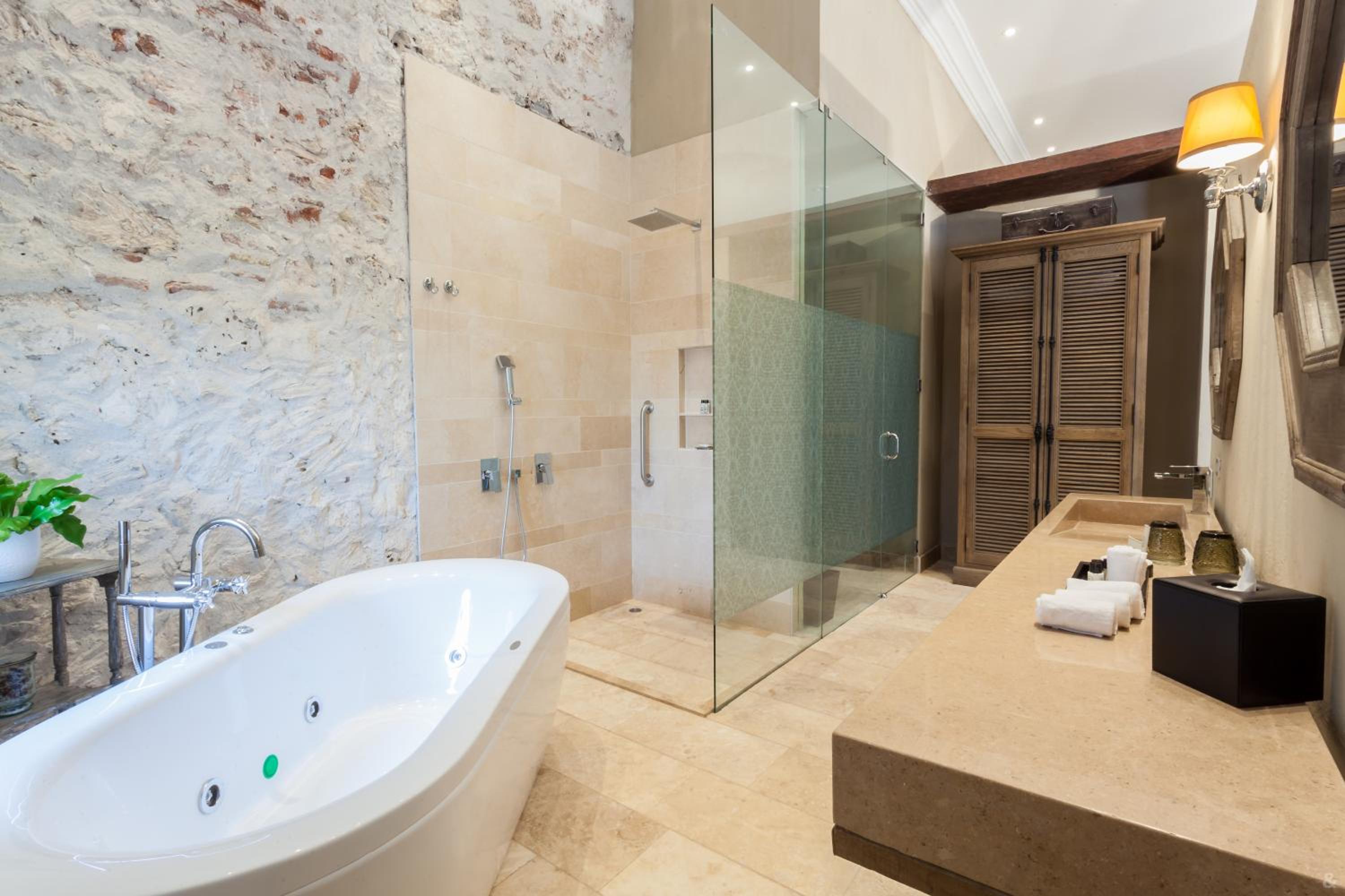 Suite with Balcony photo 2