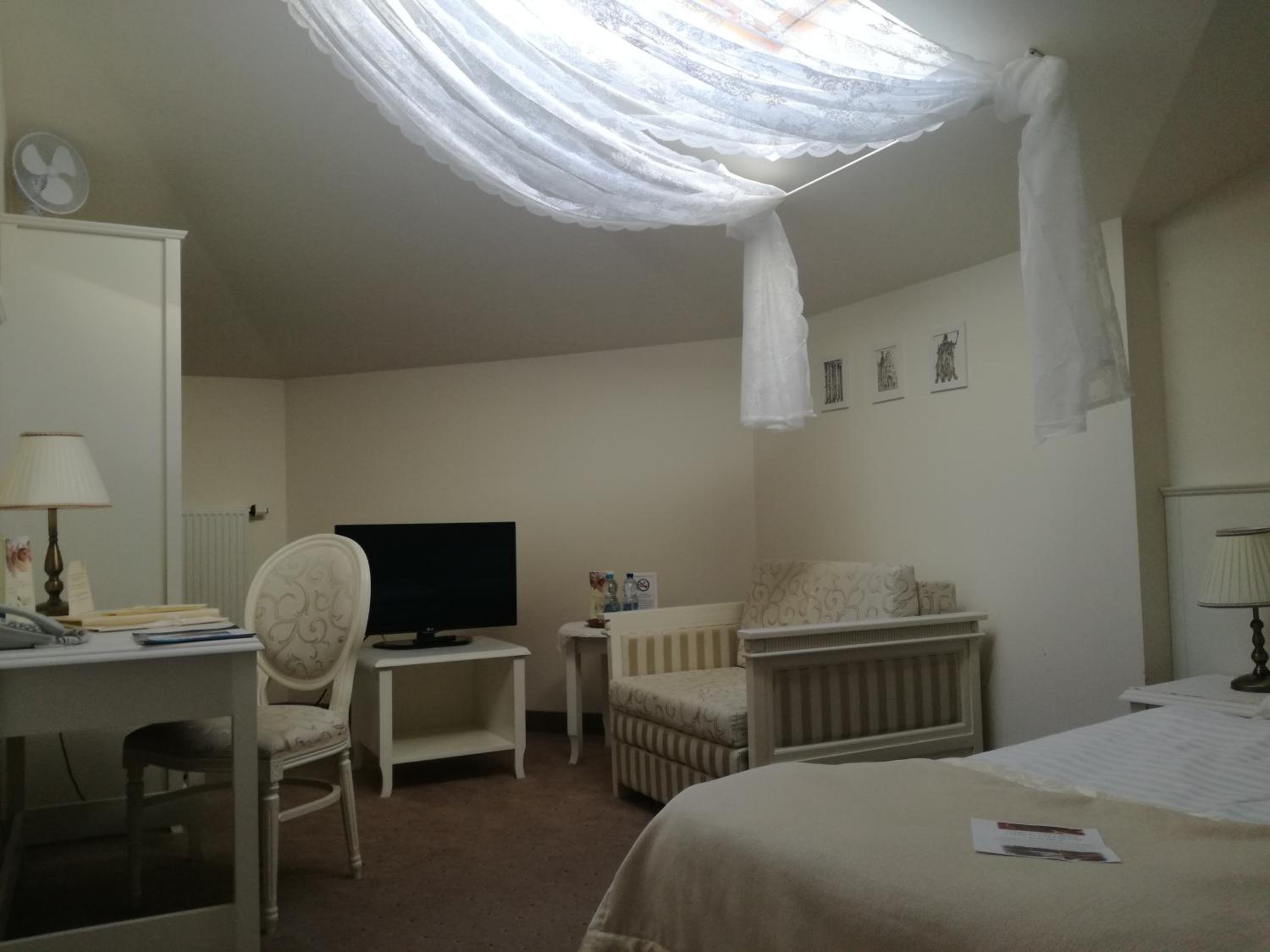 Standard Double or Twin Room - Photo 1