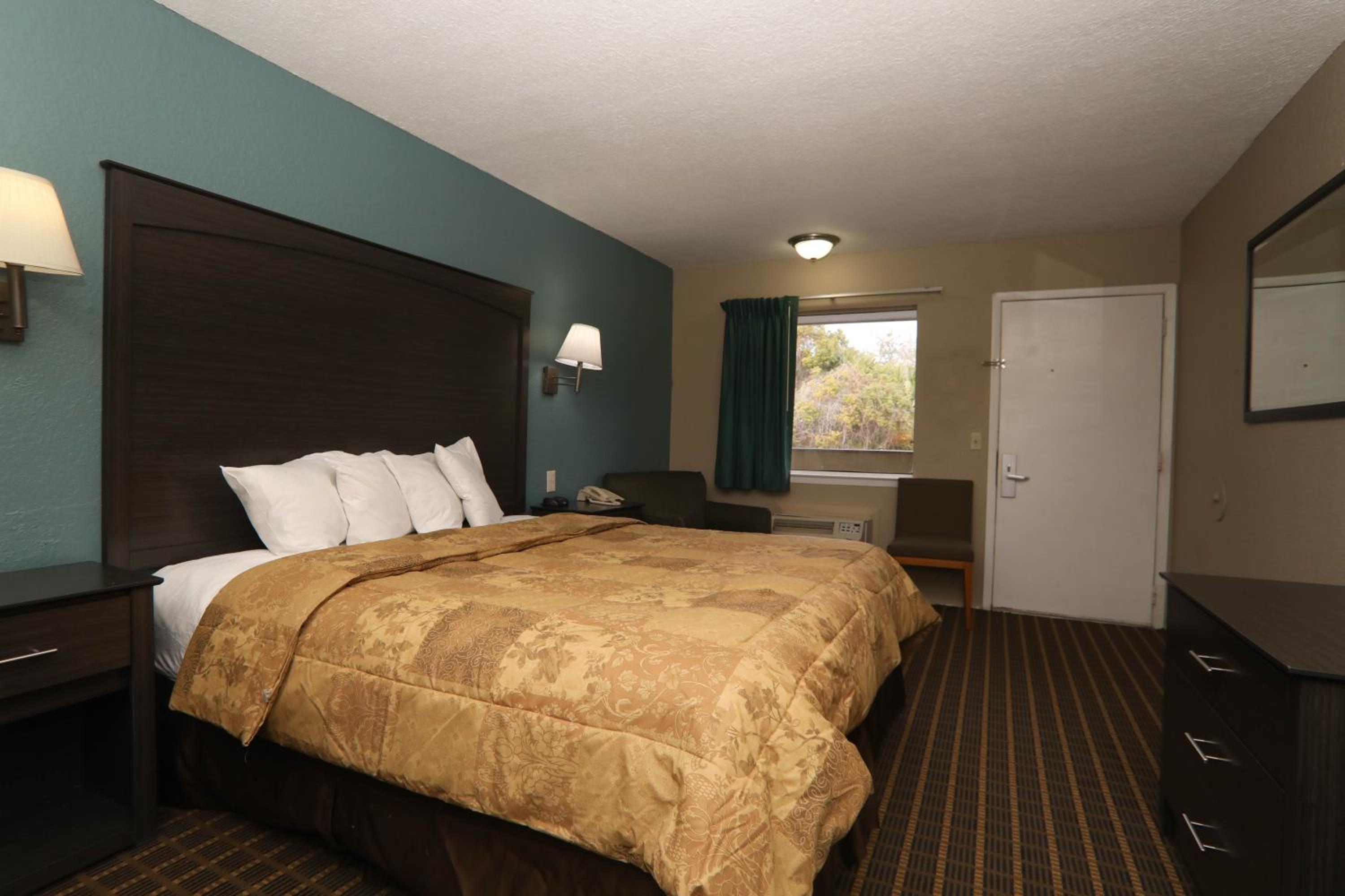 King Room - Non-Smoking