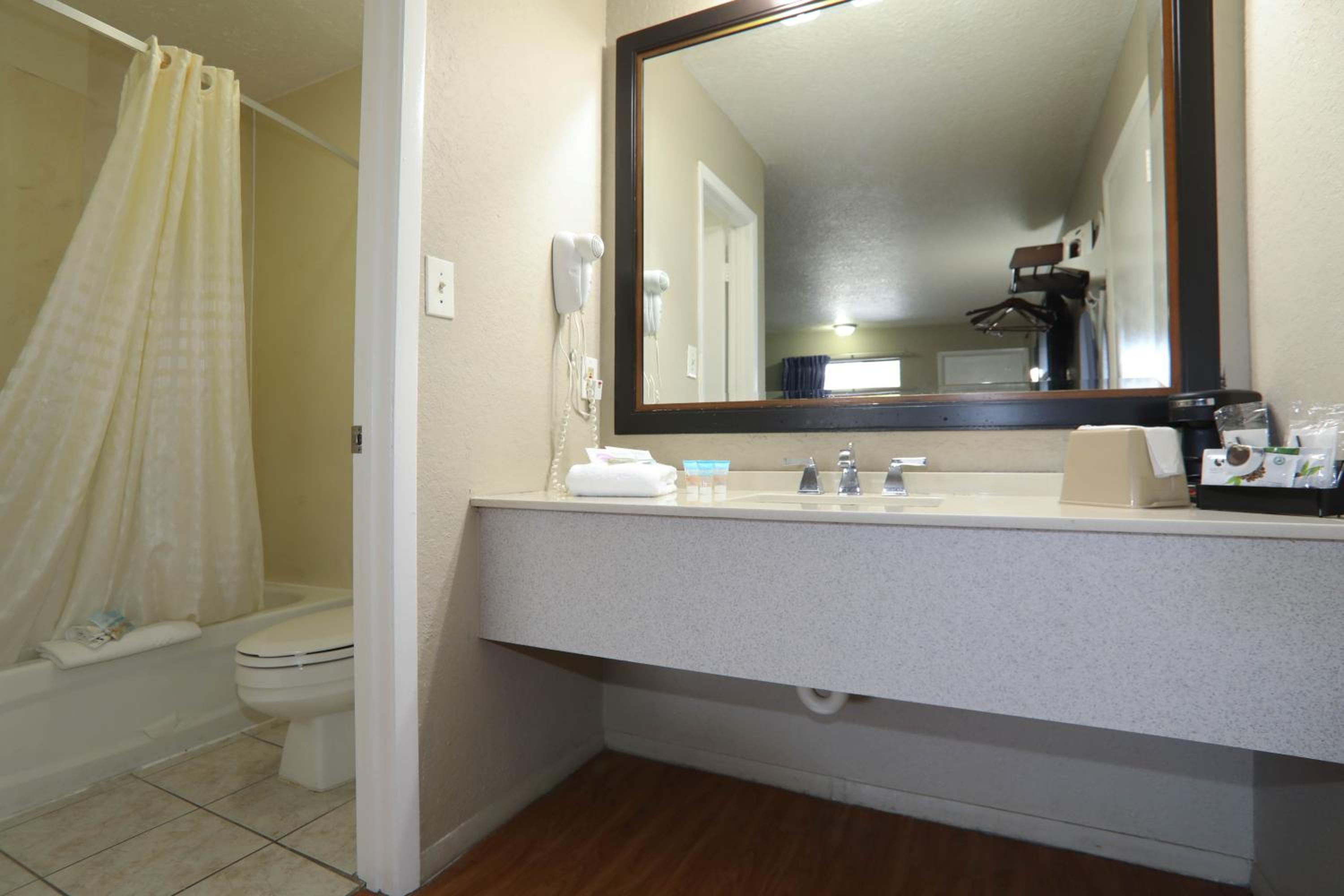 Deluxe Double Room - Photo 14