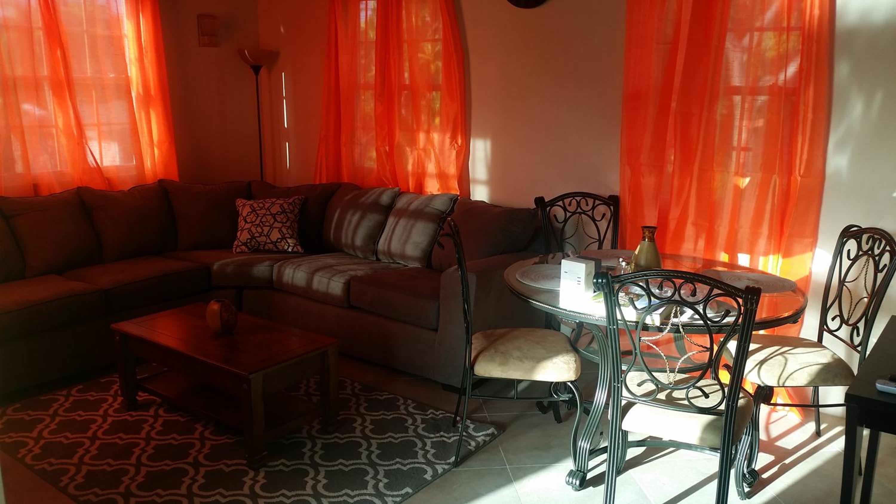 Apartment - Ground Floor photo 2
