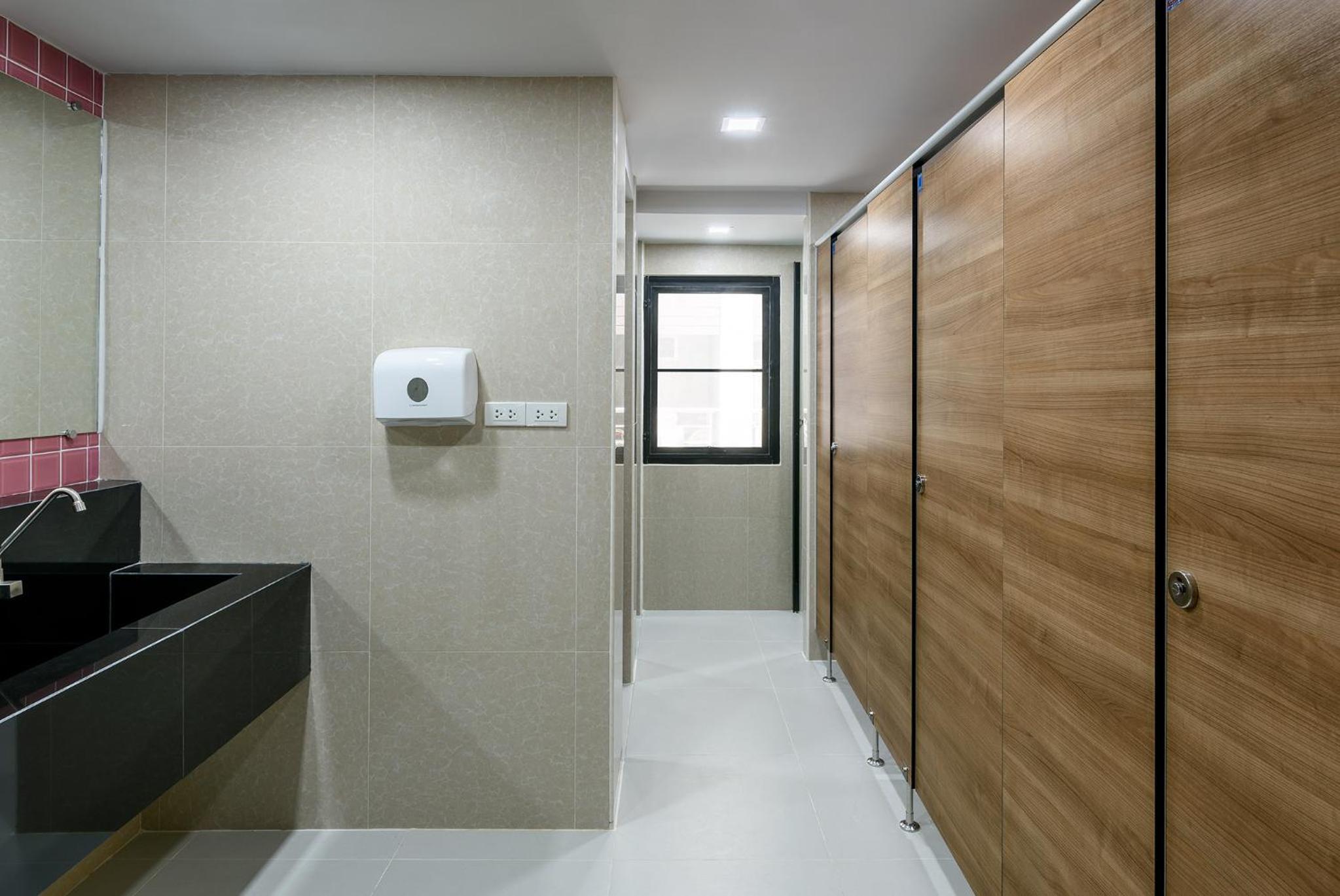 Bed in 6-Bed Female Dormitory Room photo 3