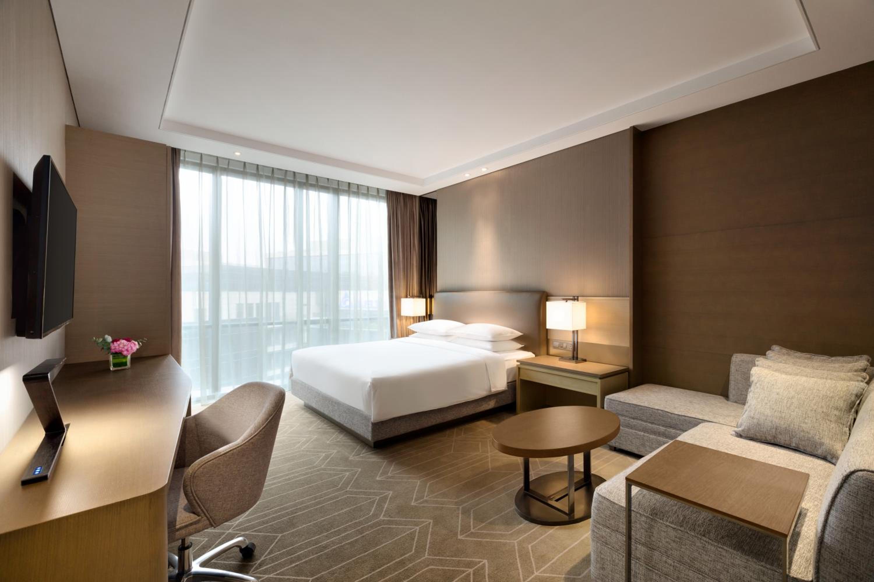 Specialty King Room photo 3