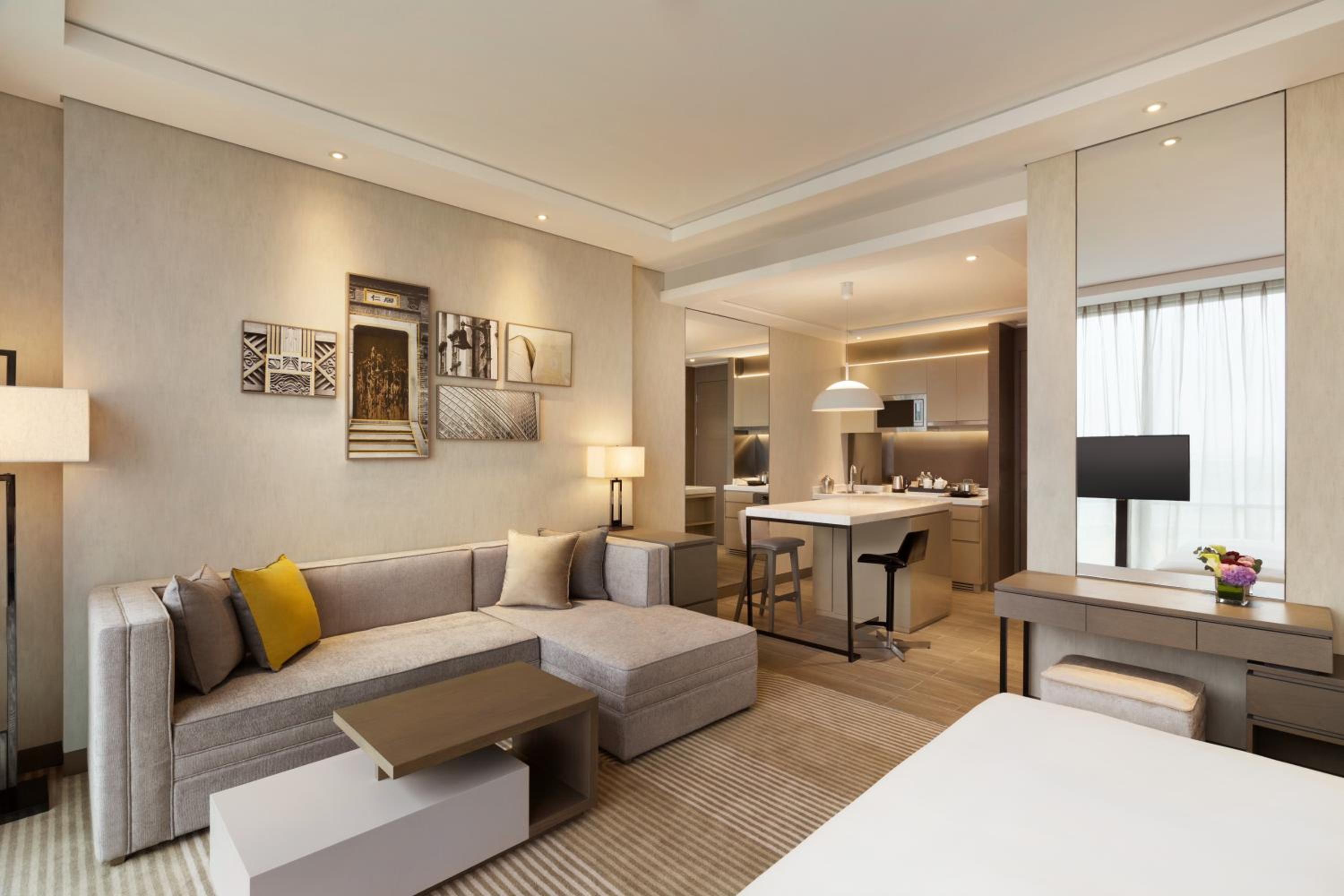 King Room with kitchen and view photo 2