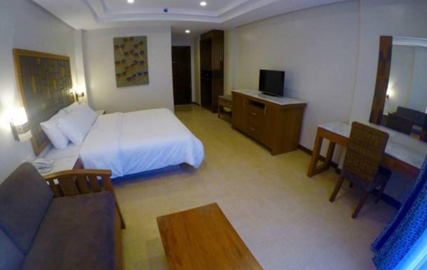 Deluxe King Room photo 3