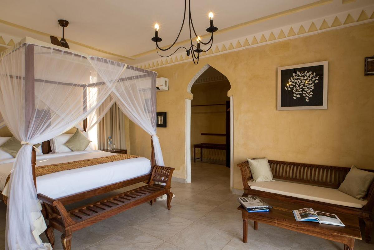Three-Bedroom Villa with Private Pool photo 1
