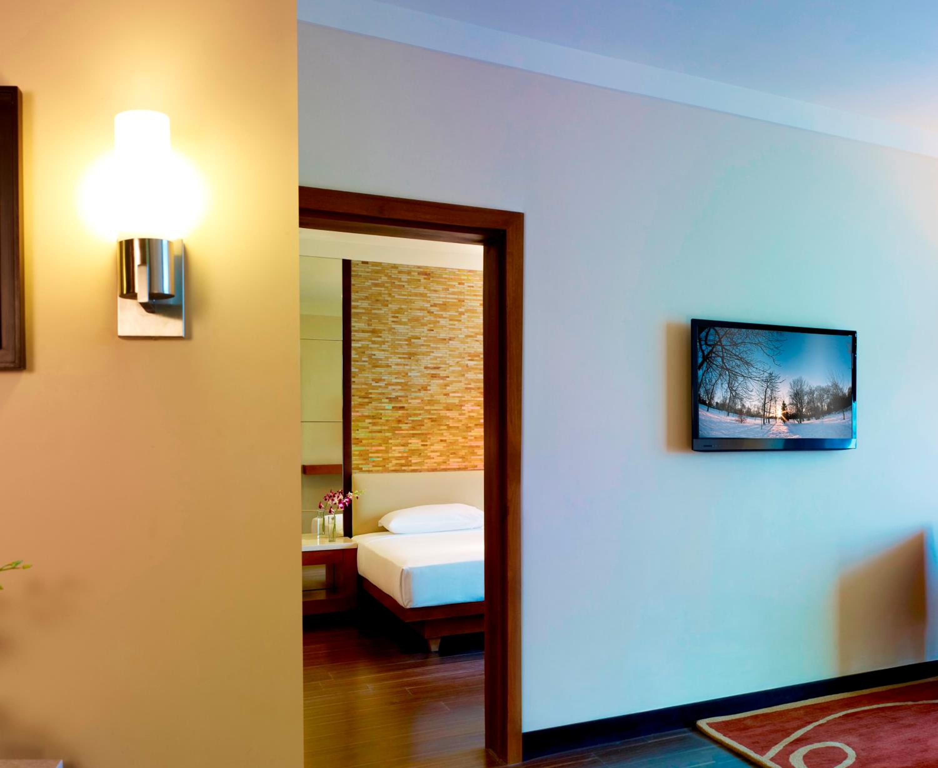 Deluxe Suite - Photo 2