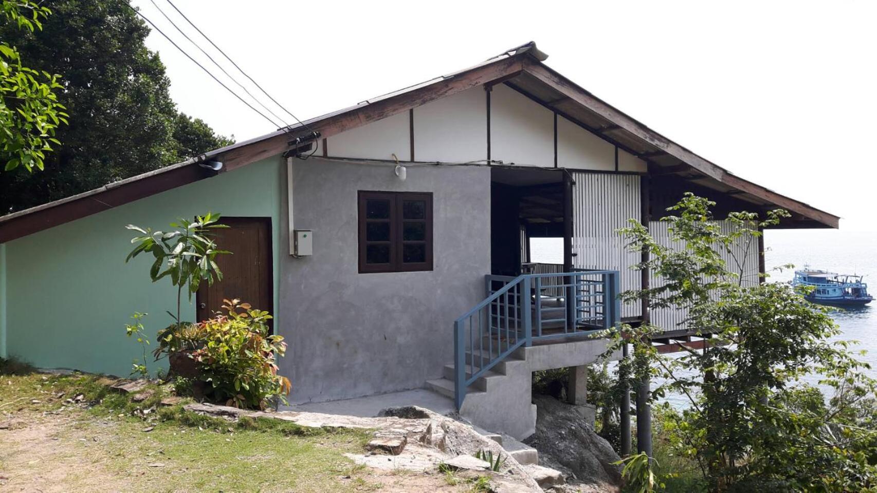Family Room with Sea View photo 2