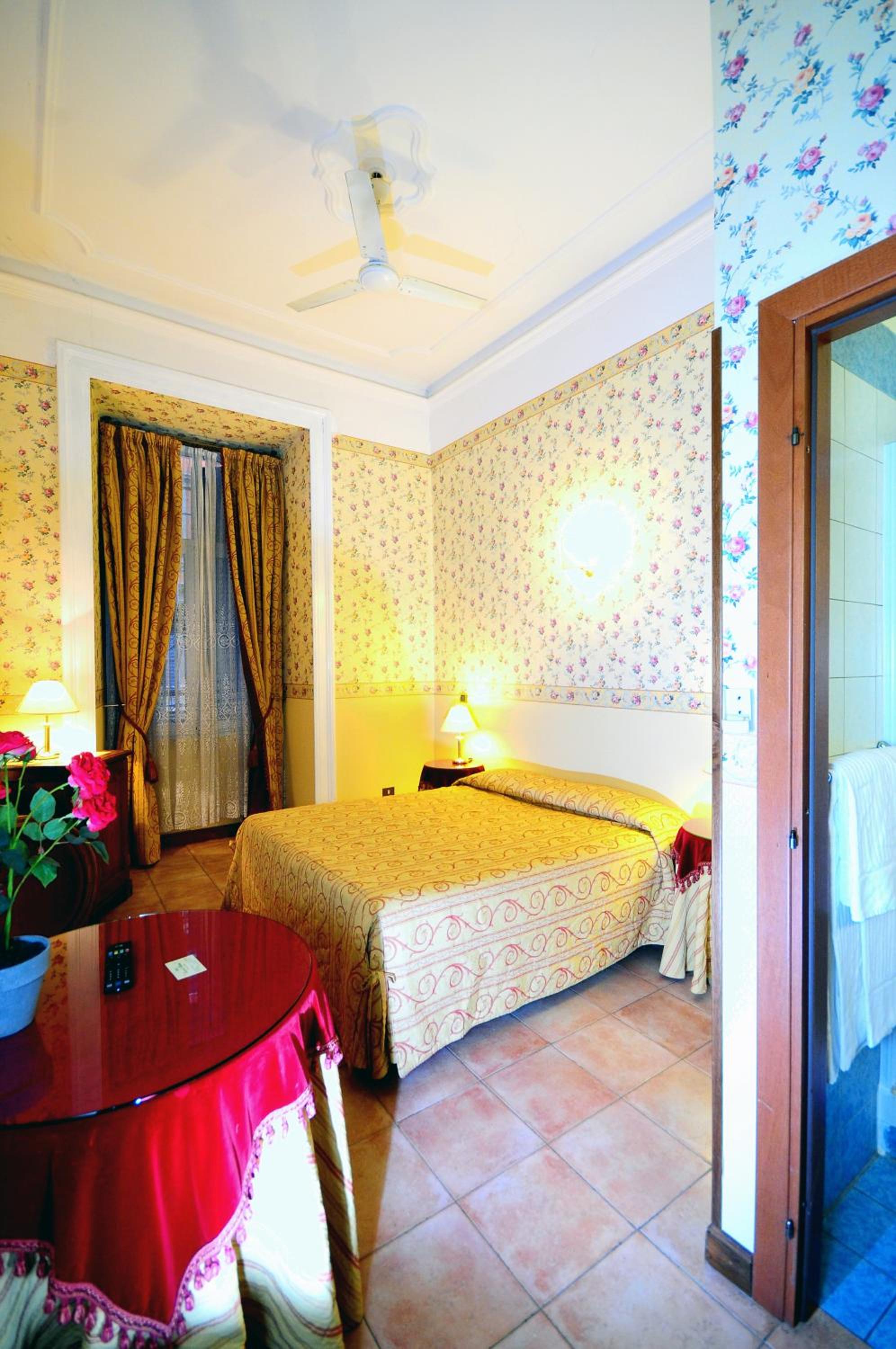 Triple Room - Photo 5