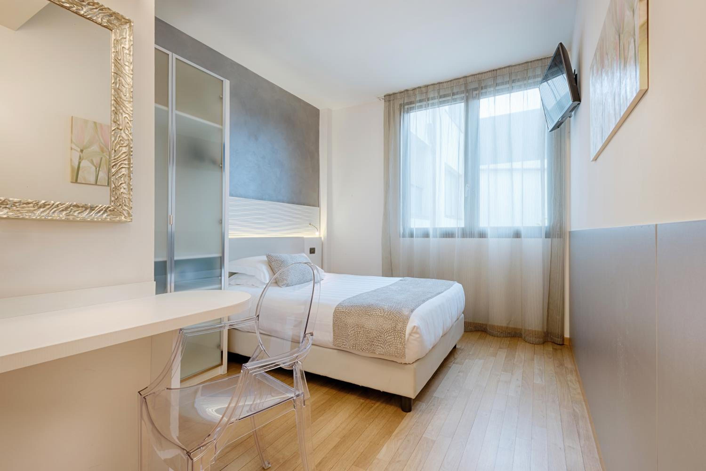 Classic Single Room With Queen Bed