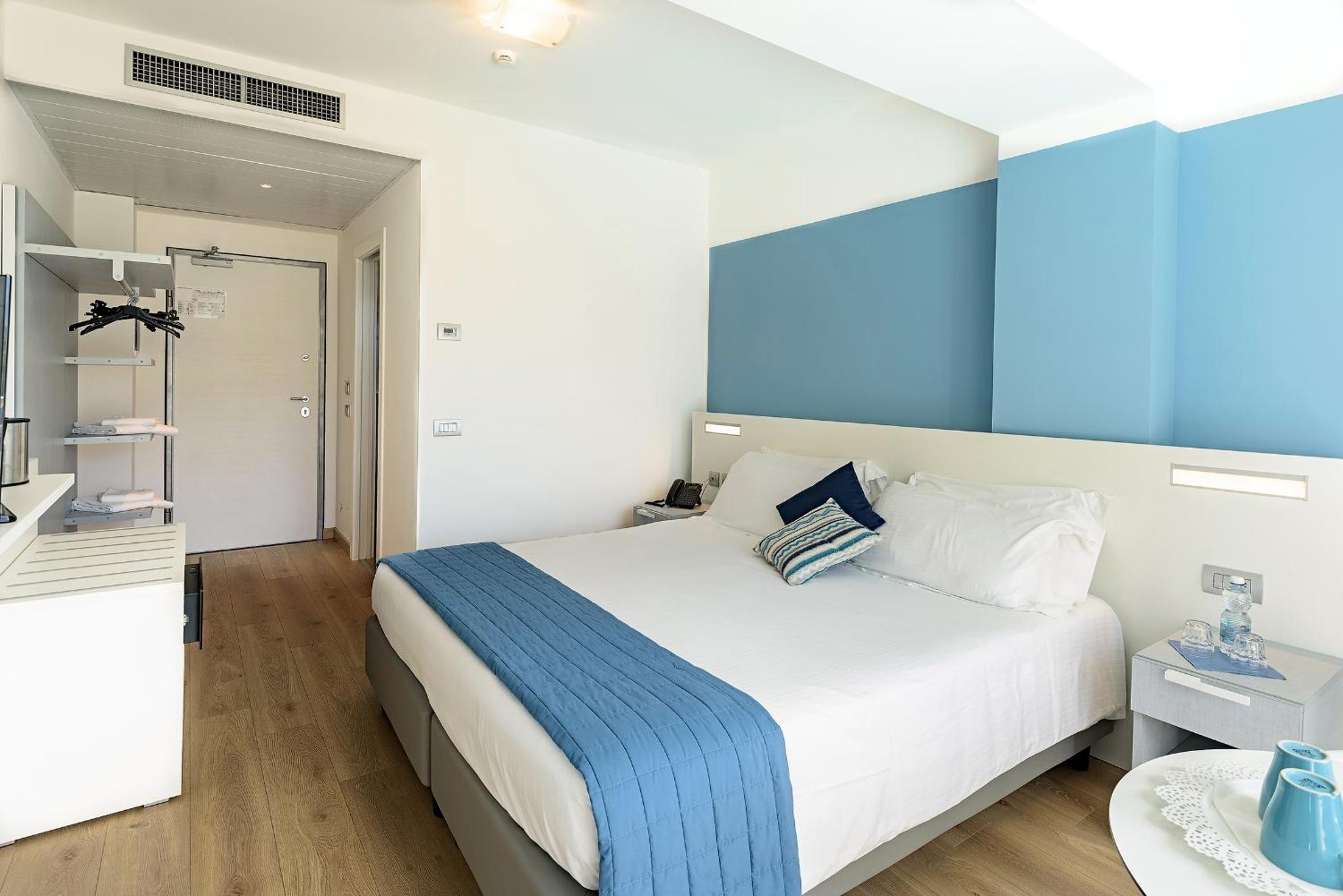 Standard Double Room with Mountain View
