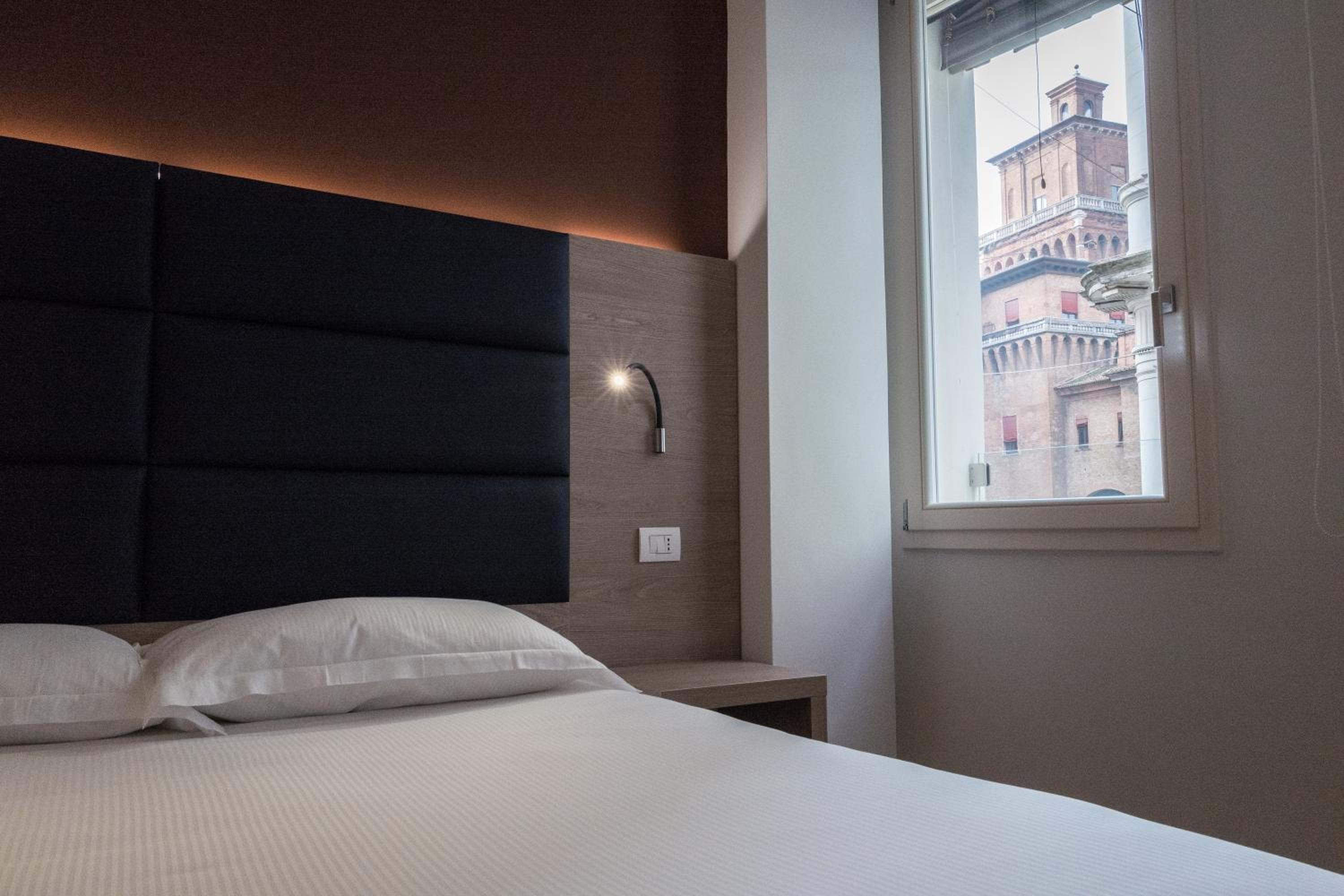 Deluxe Double or Twin Room with Castle View