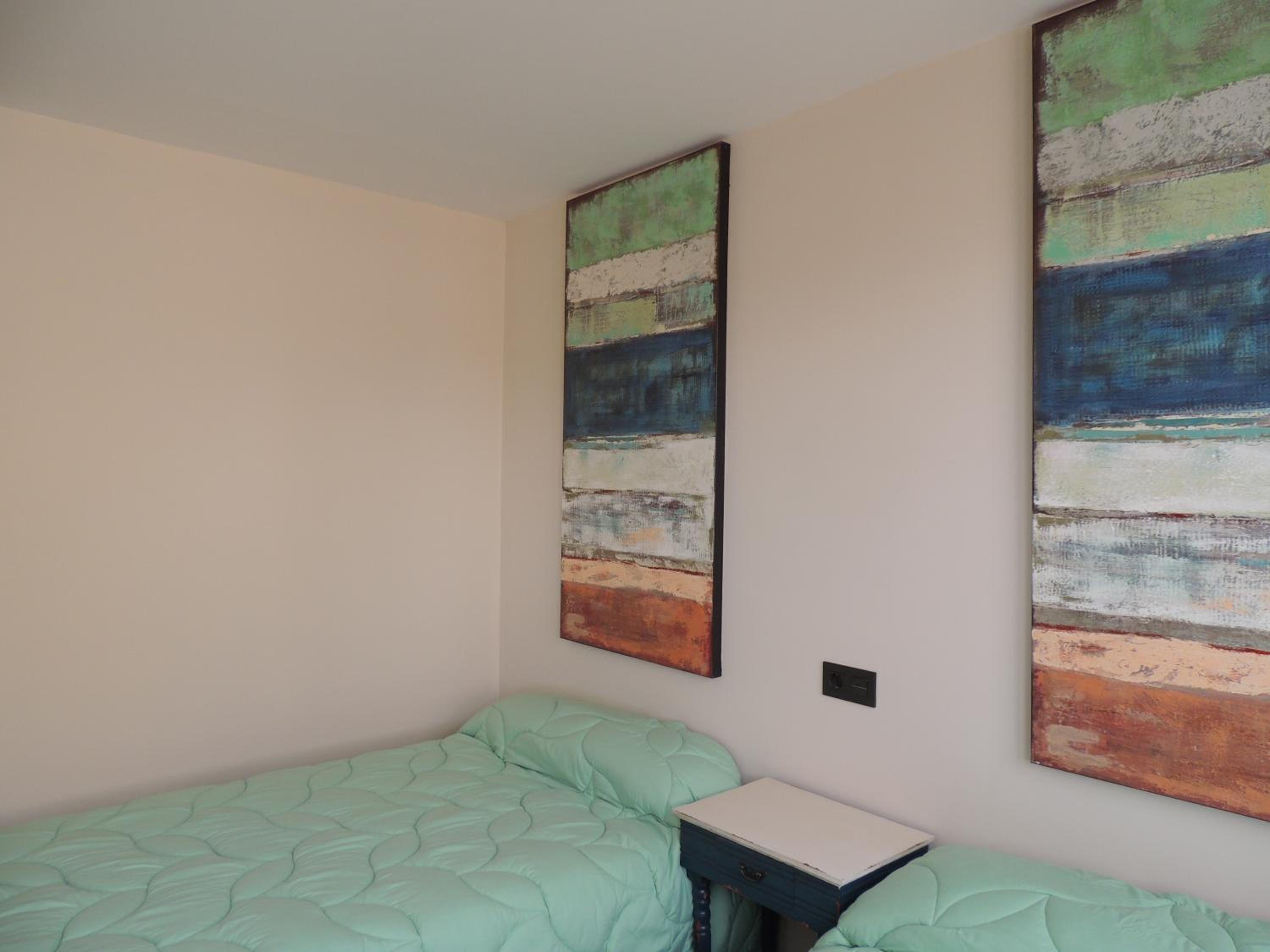 Quadruple Room with Private Bathroom - Photo 24