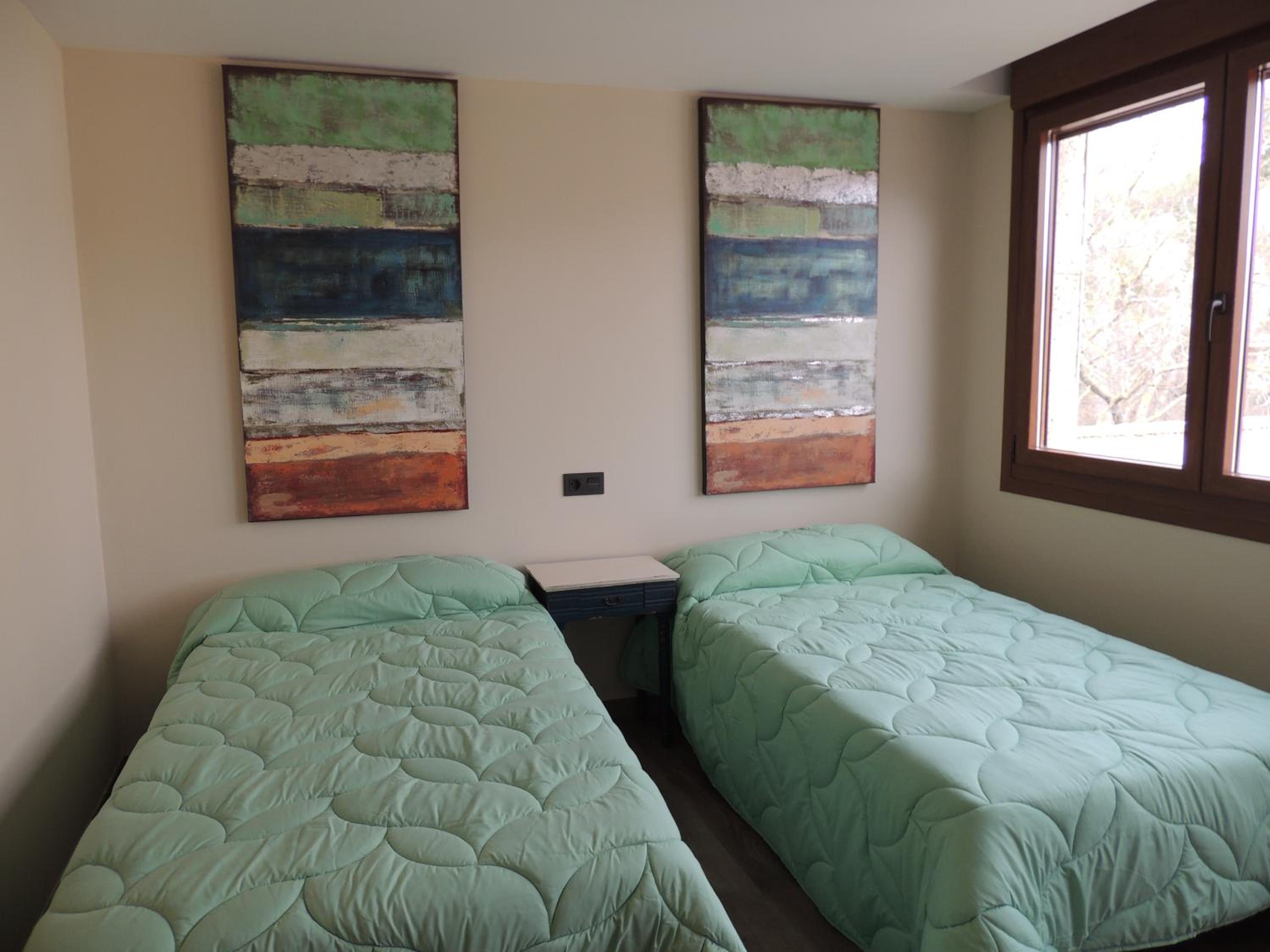 Quadruple Room with Private Bathroom - Photo 21