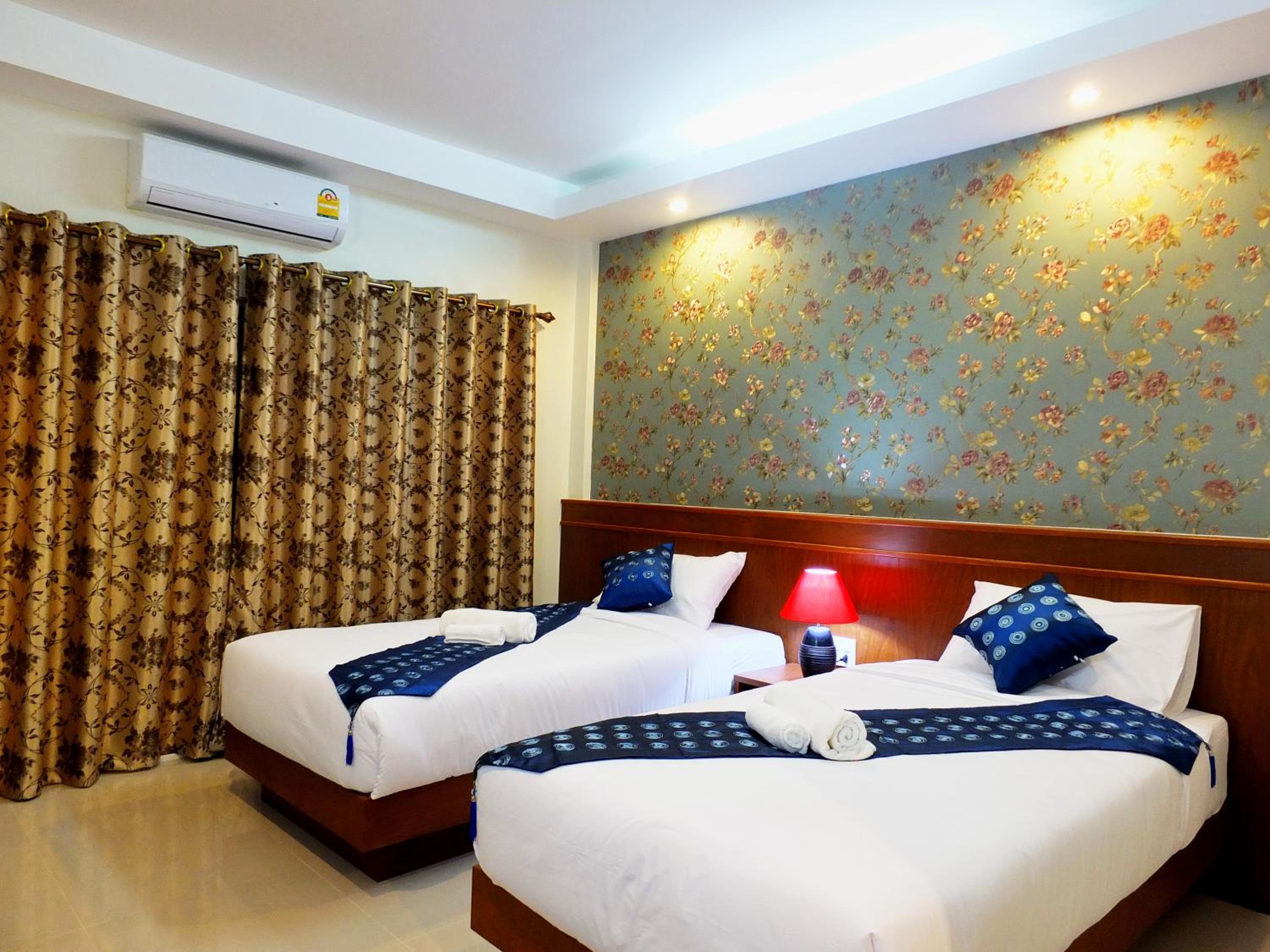 Deluxe Twin Room photo 3