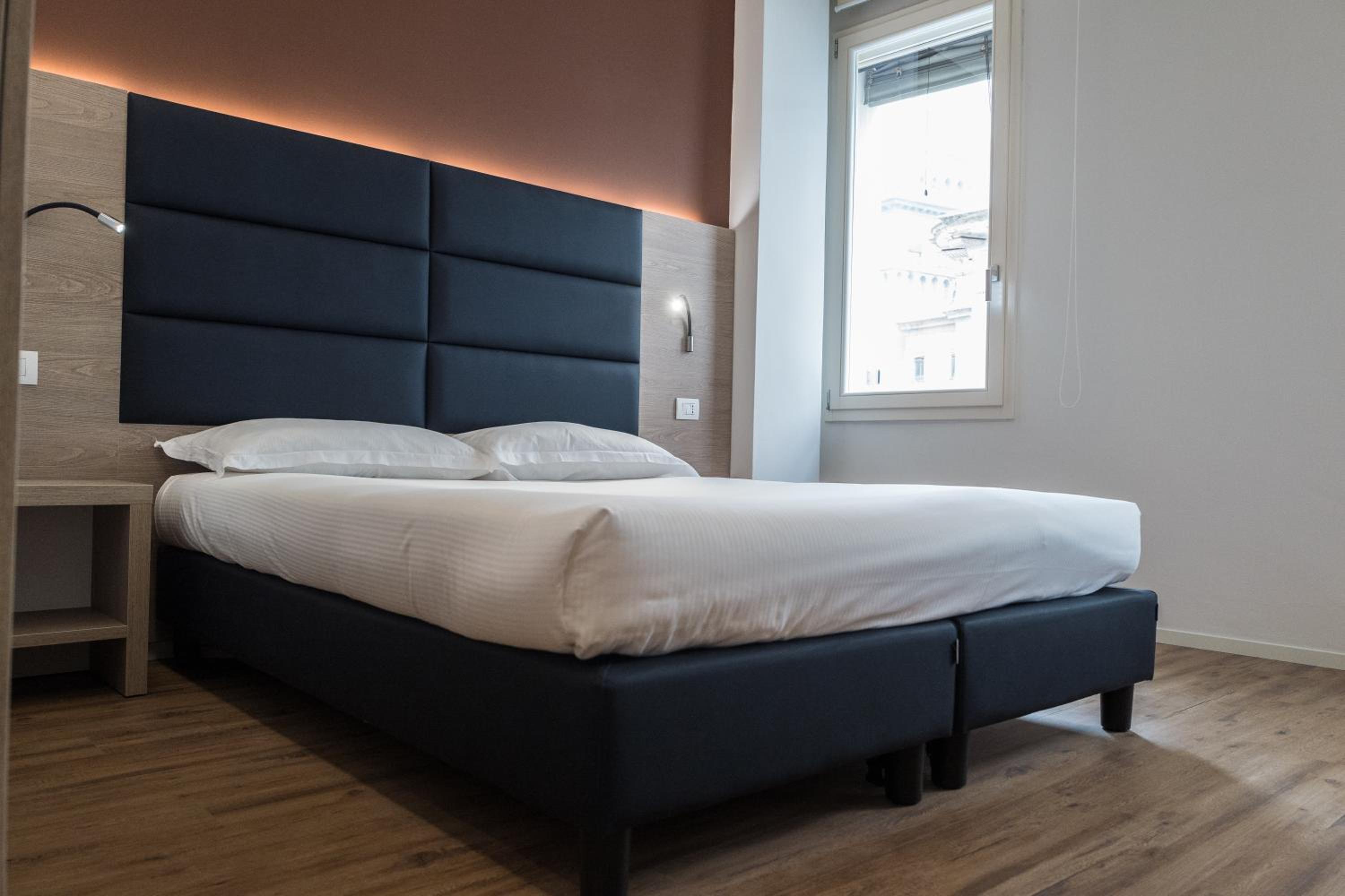 Deluxe Double or Twin Room with Castle View photo 2