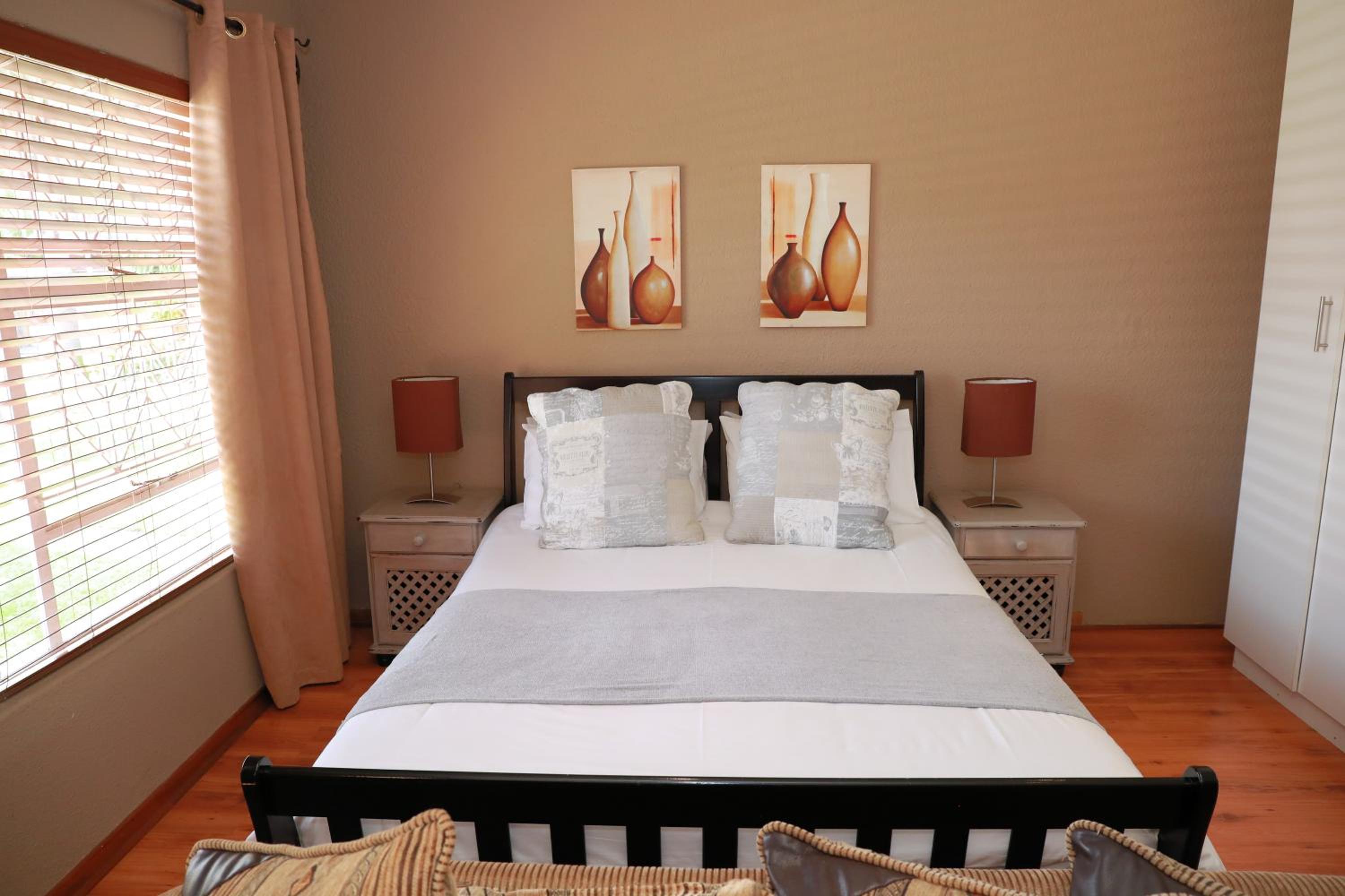 Family Room - Photo 8