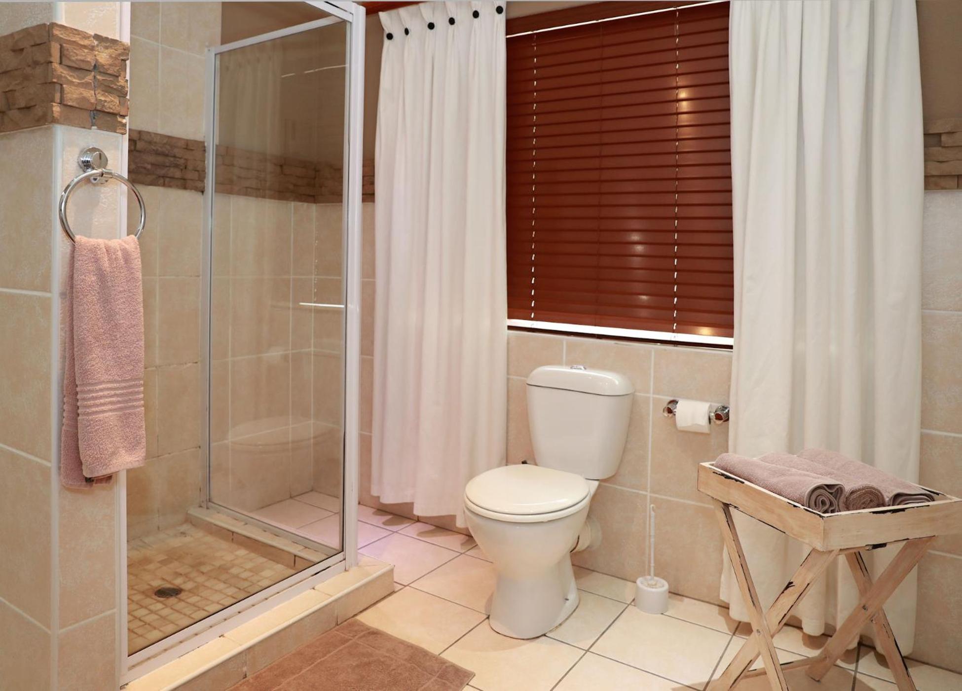 Suite - Photo 3