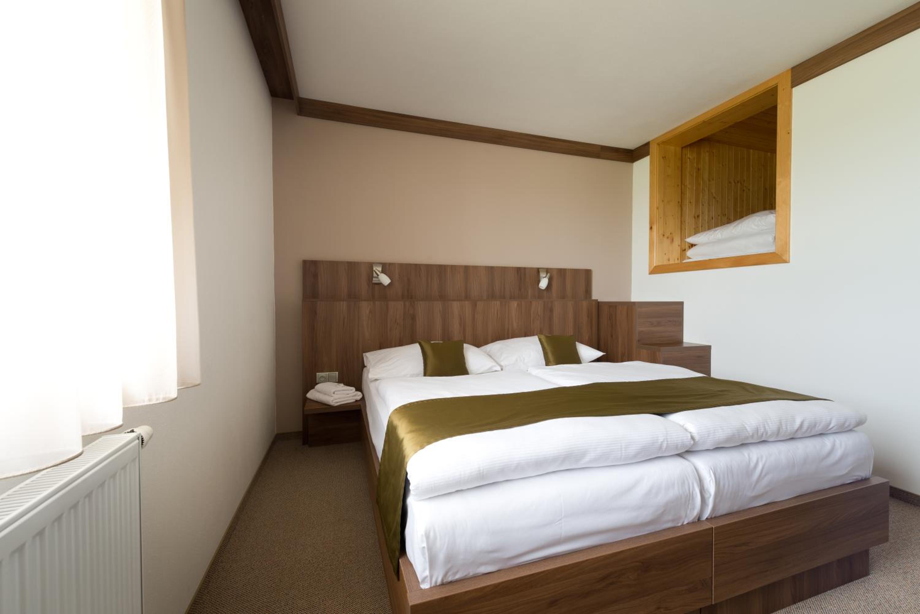 Deluxe Double Room with Shower photo 2