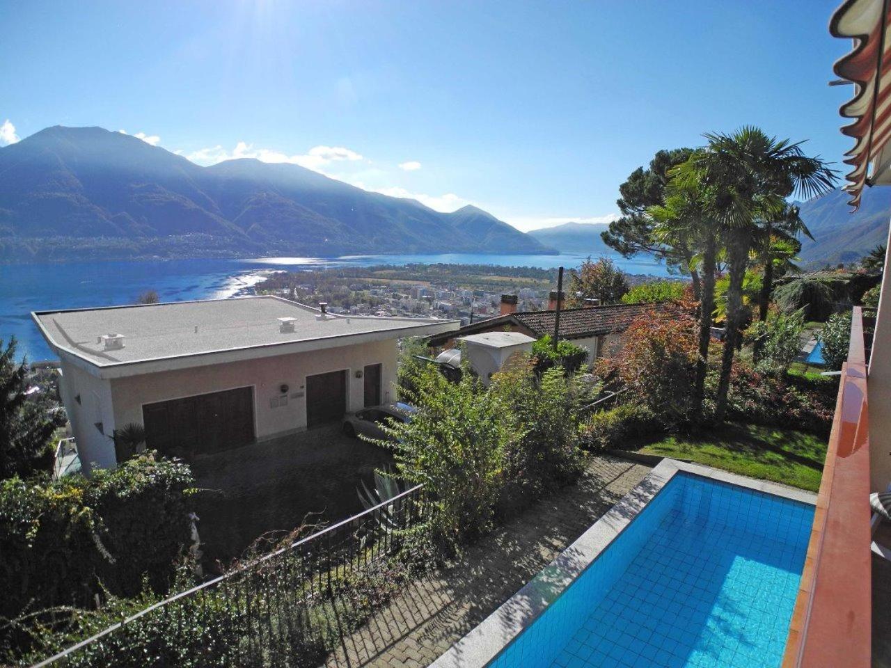 Apartment With Lake View photo 2