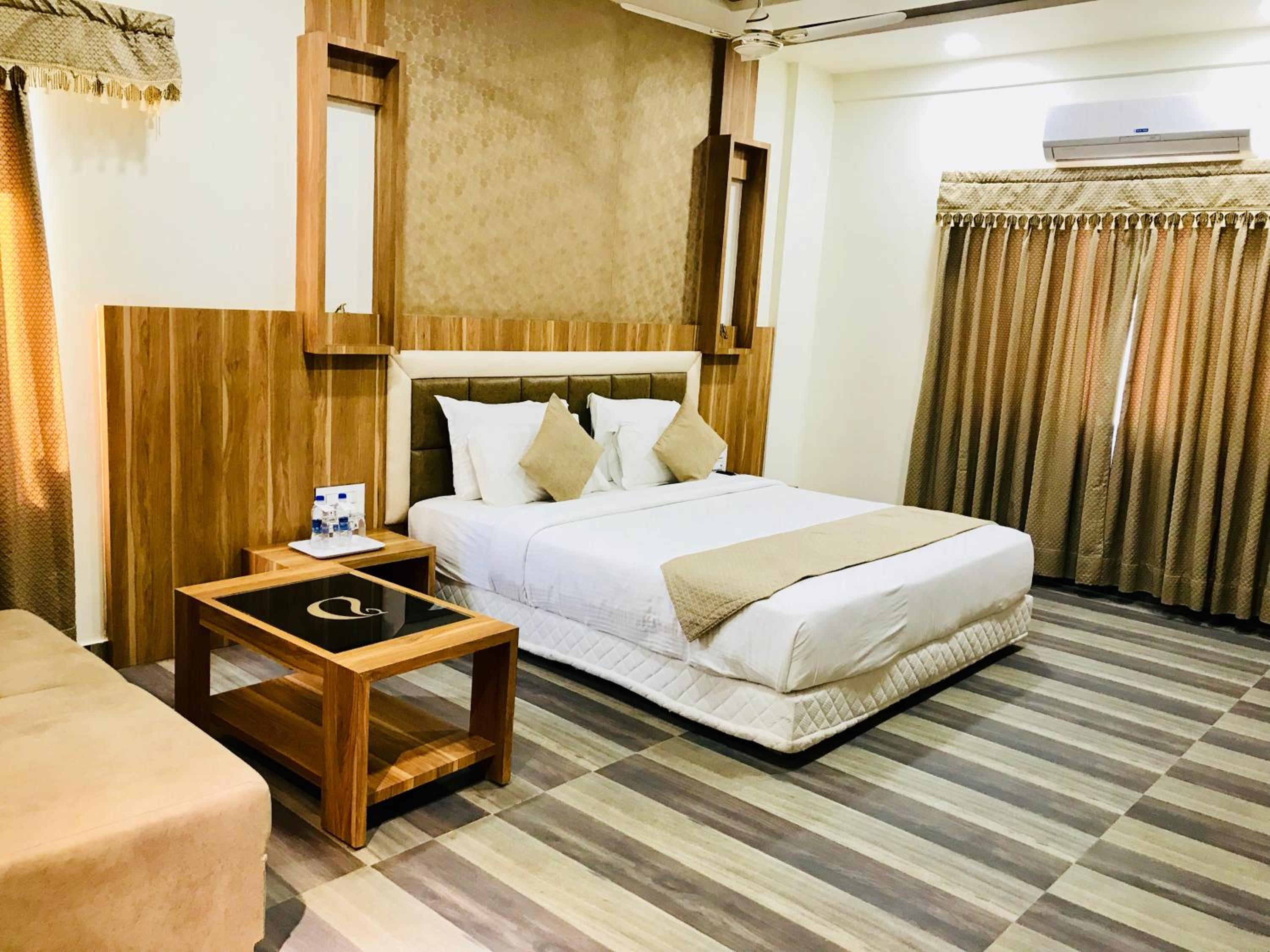 Executive Room photo 2