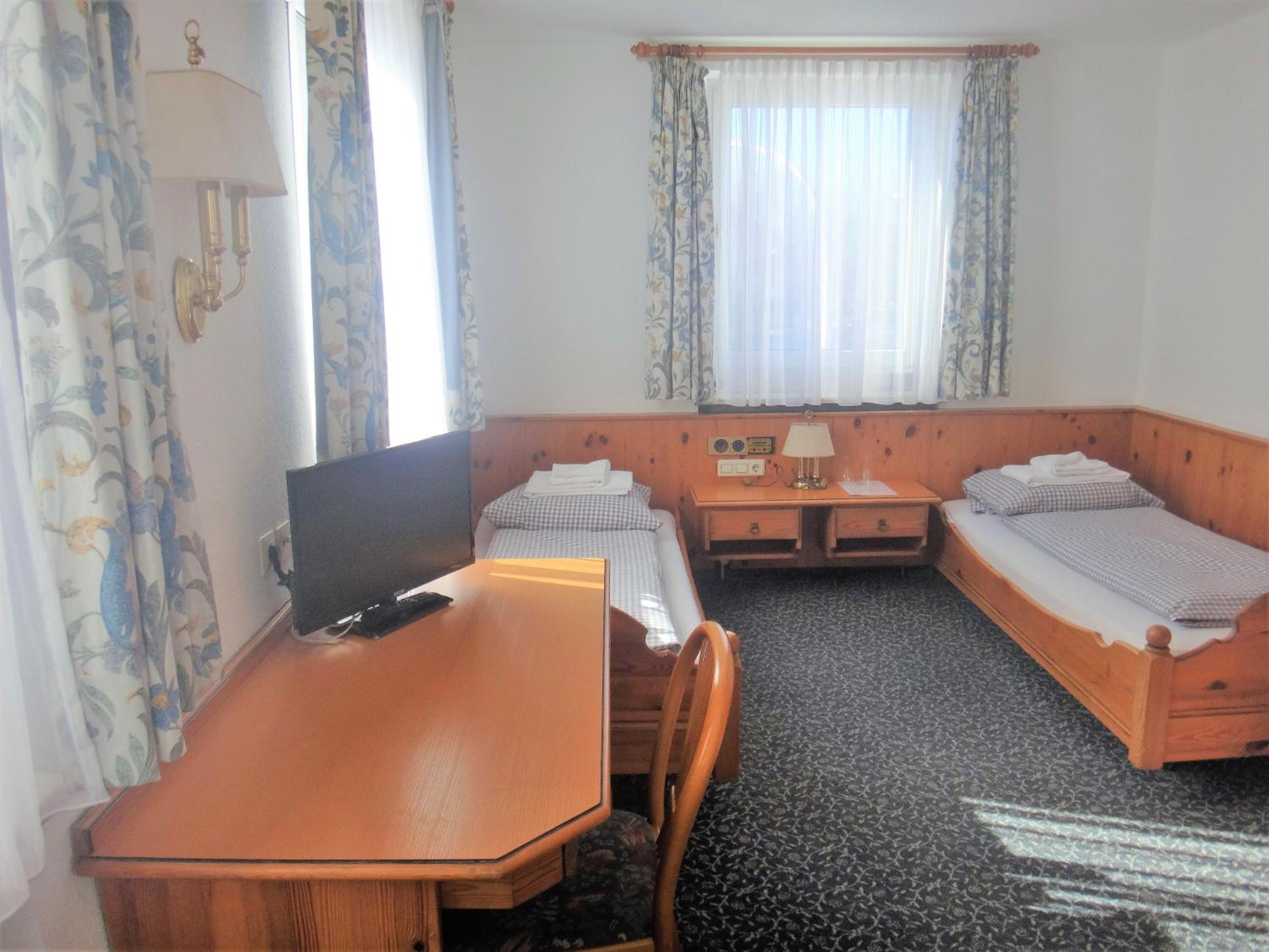 Standard Twin Room photo 3