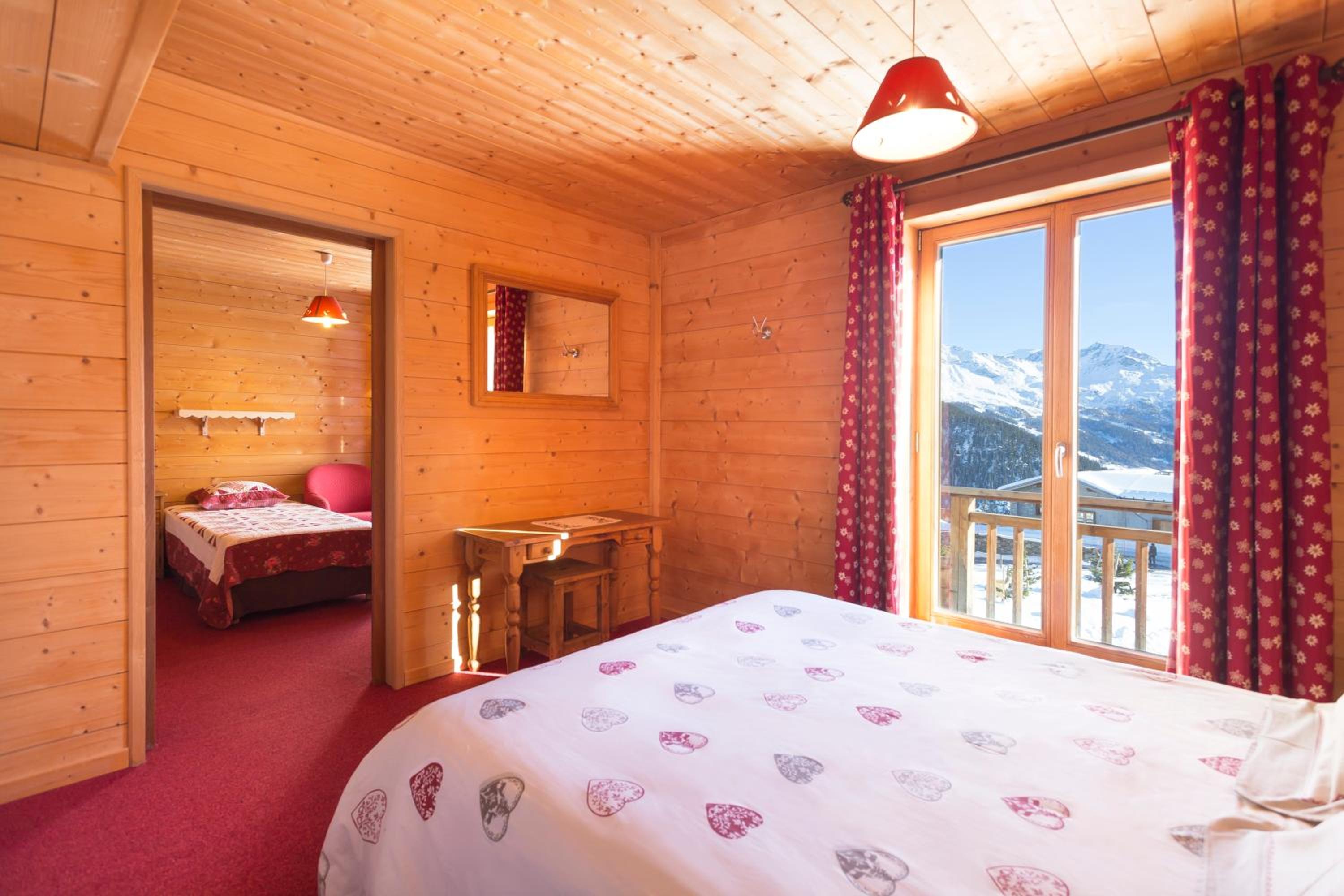 Deluxe Family Suite photo 1