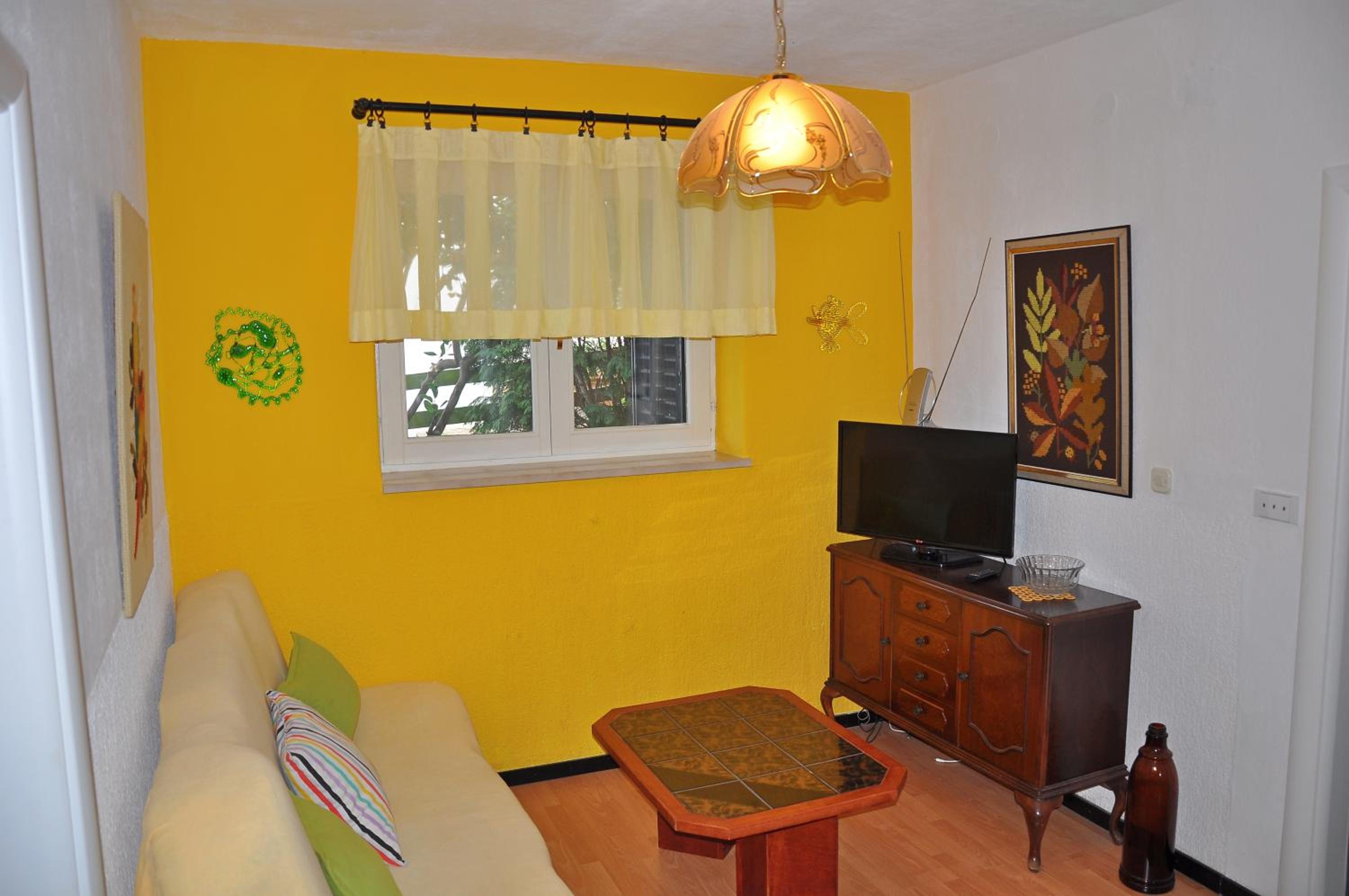 Apartment - Ground Floor photo 2