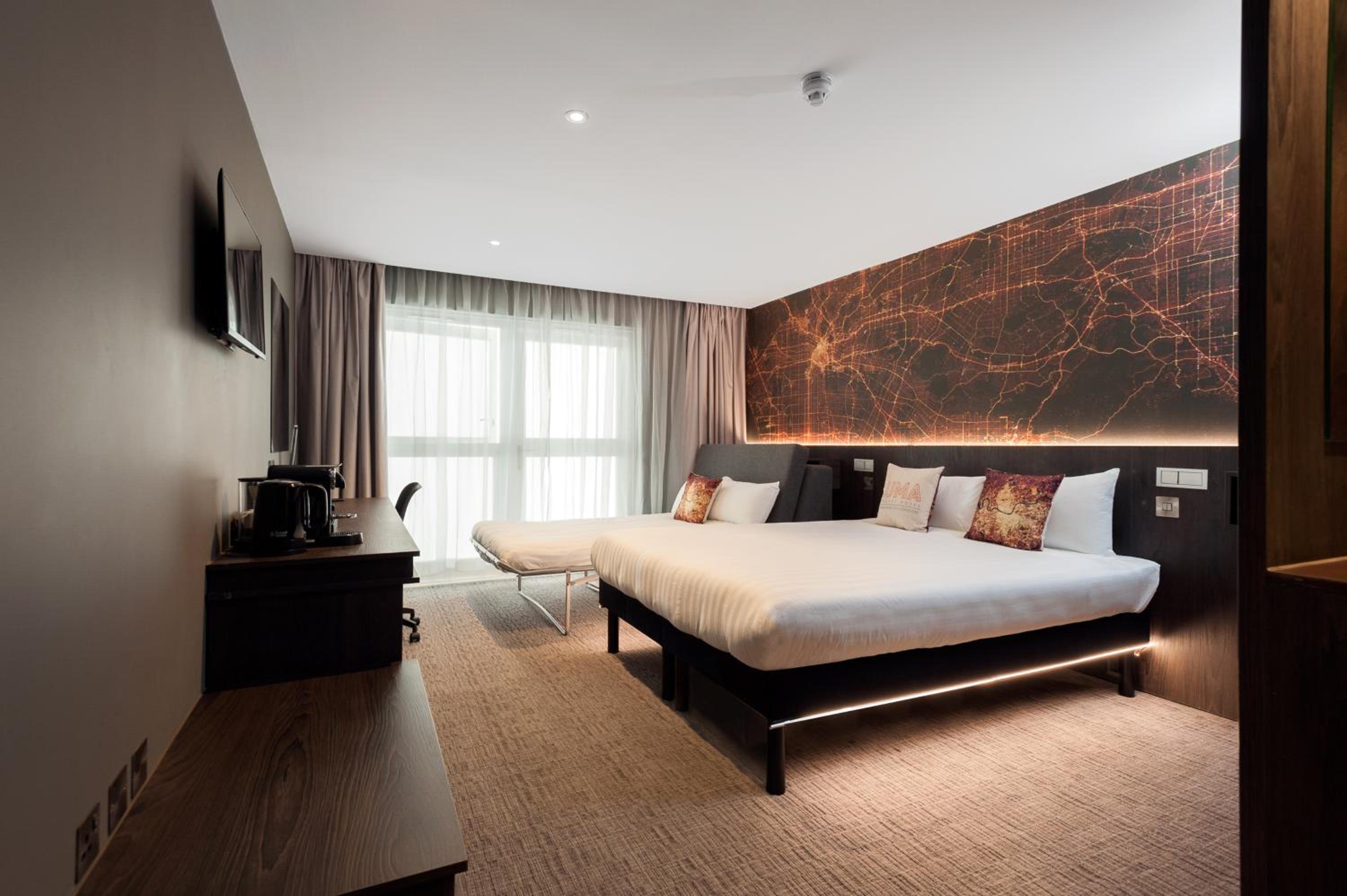 Deluxe Plus Room with Sofabed photo 1
