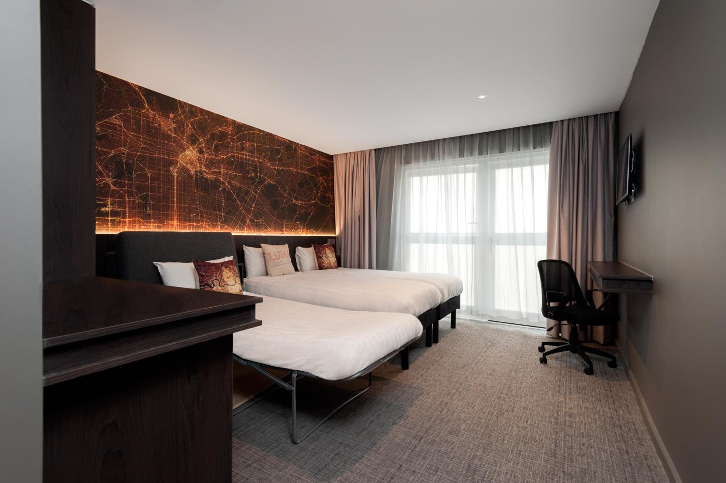 Deluxe Plus Room with Sofabed photo 3