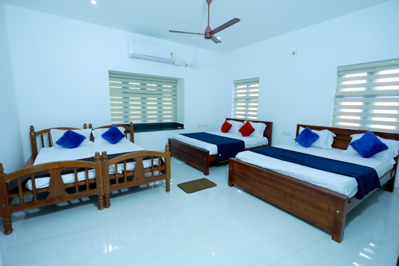 6-Bed Mixed Dormitory Room photo 2