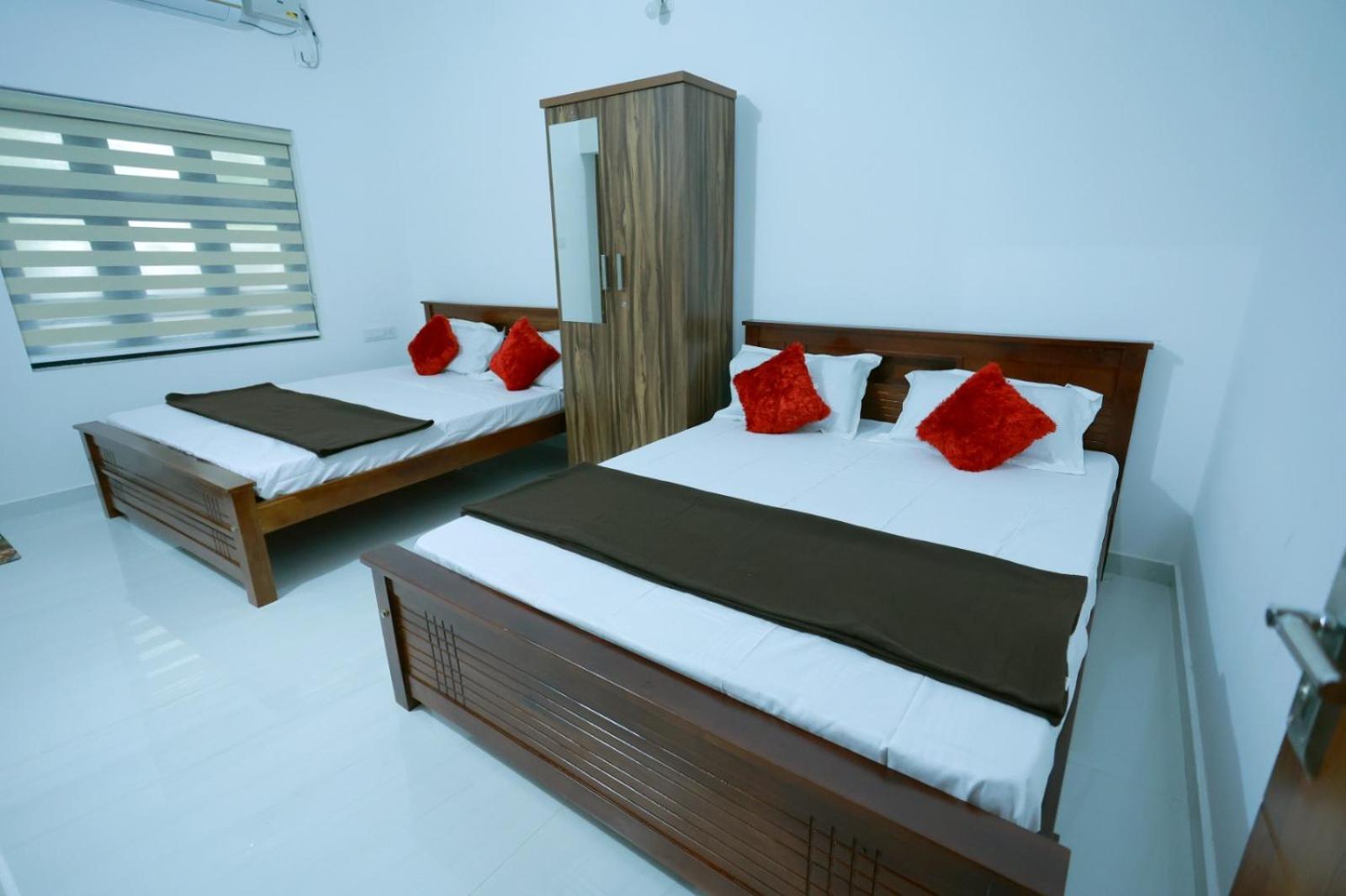 Quadruple Room with Bathroom photo 2
