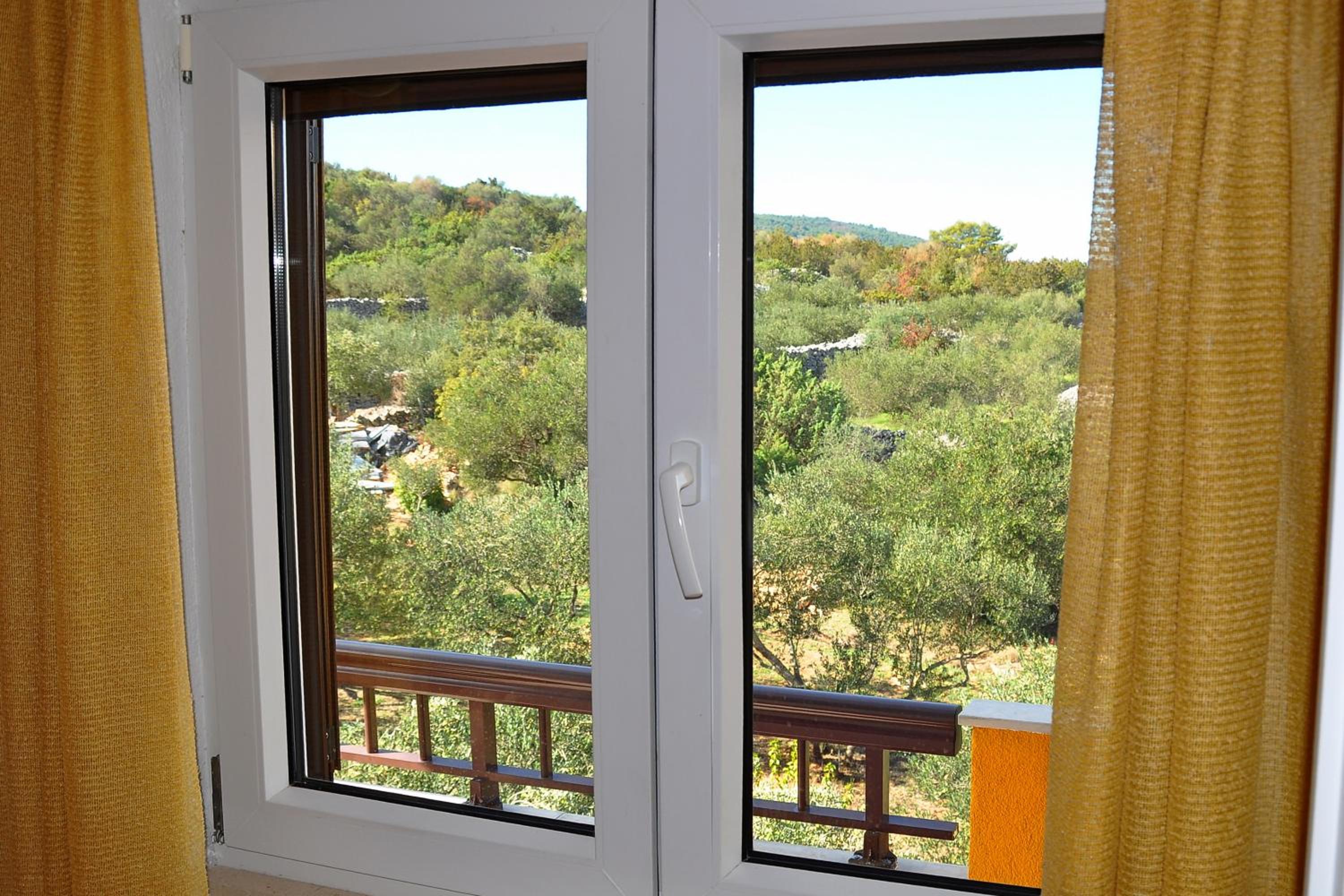 Apartment with Mountain View photo 3
