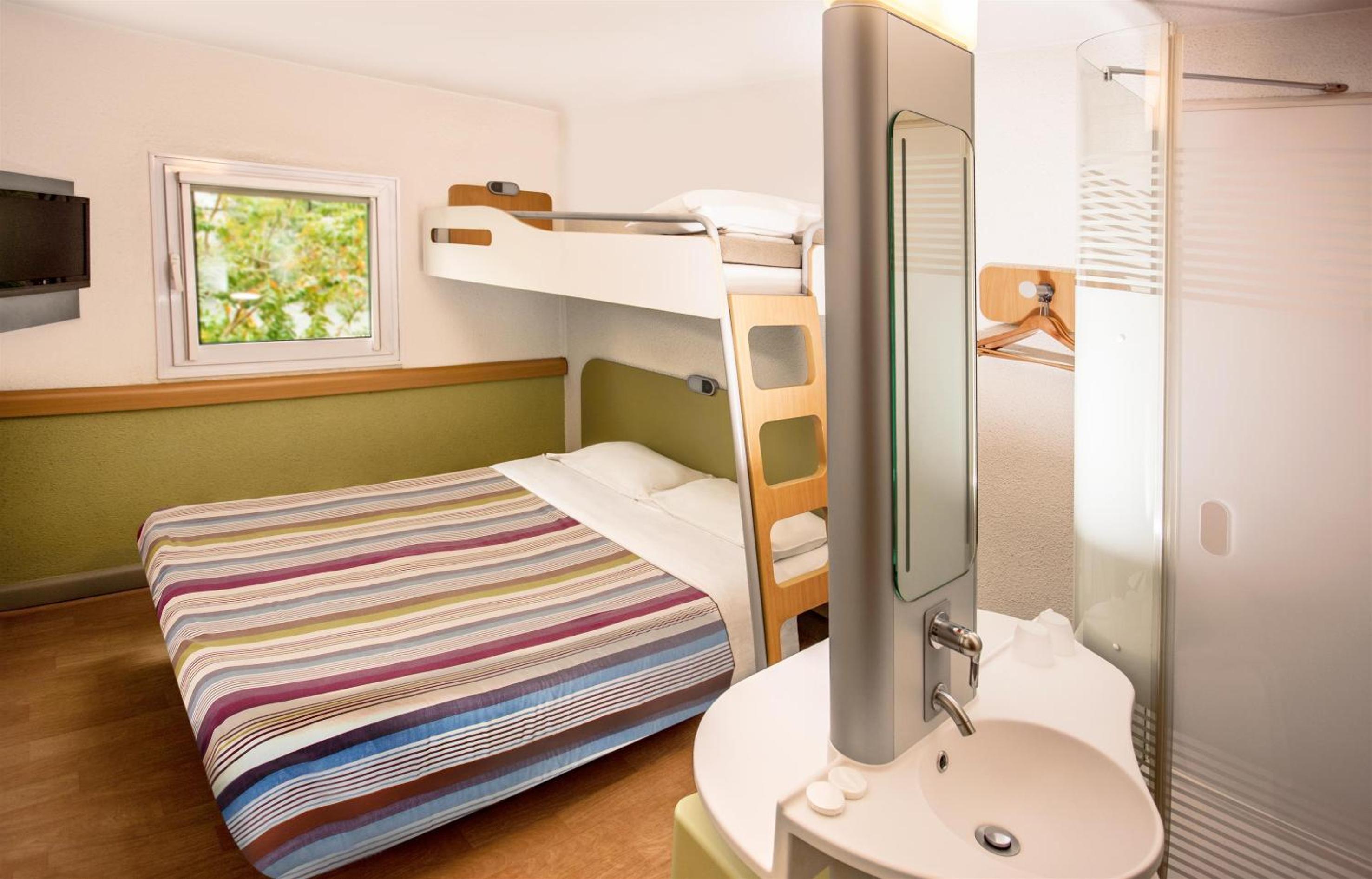 Standard Triple Room (Smoking) photo 2