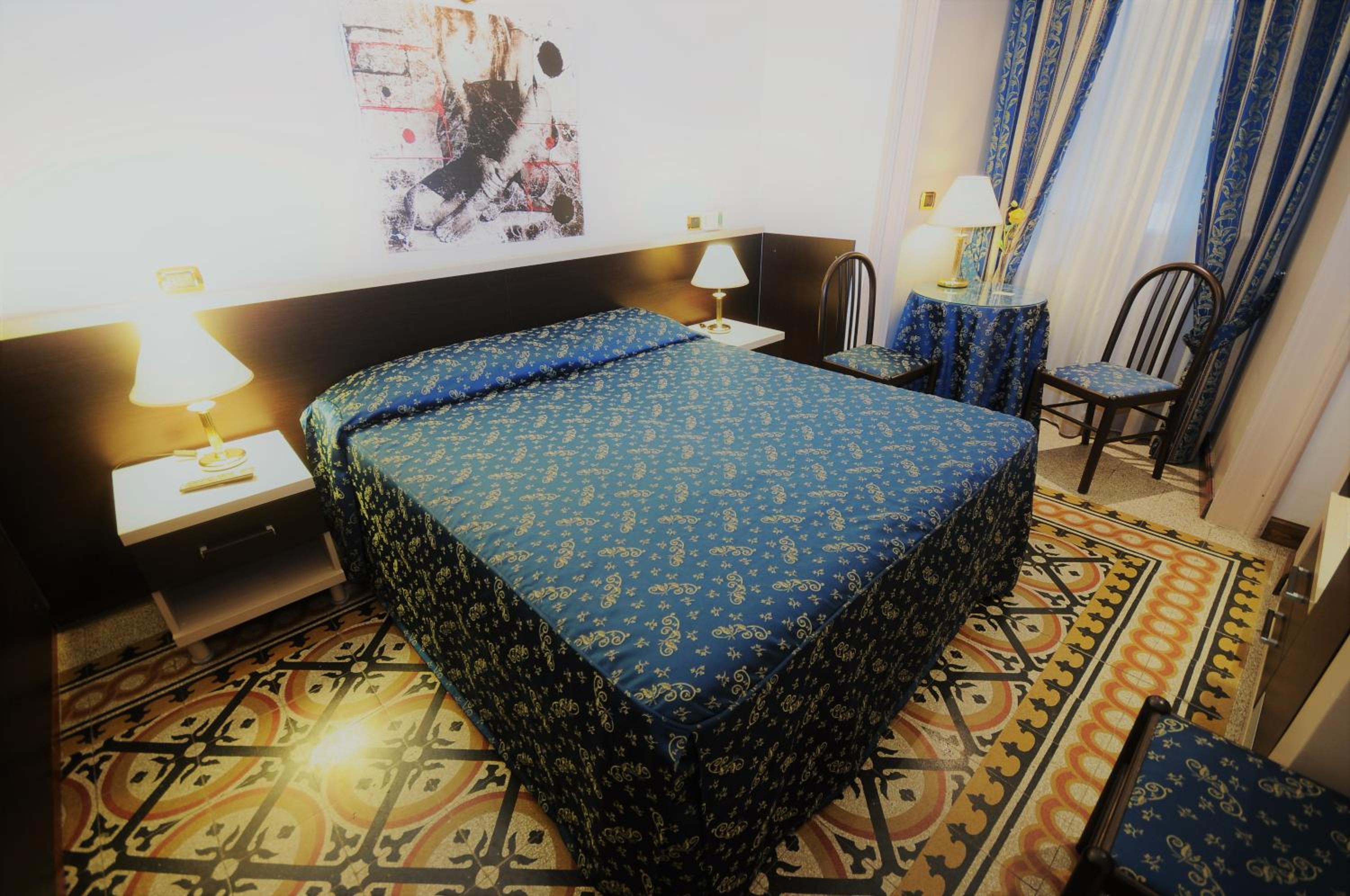 Double or Twin Room - Photo 3