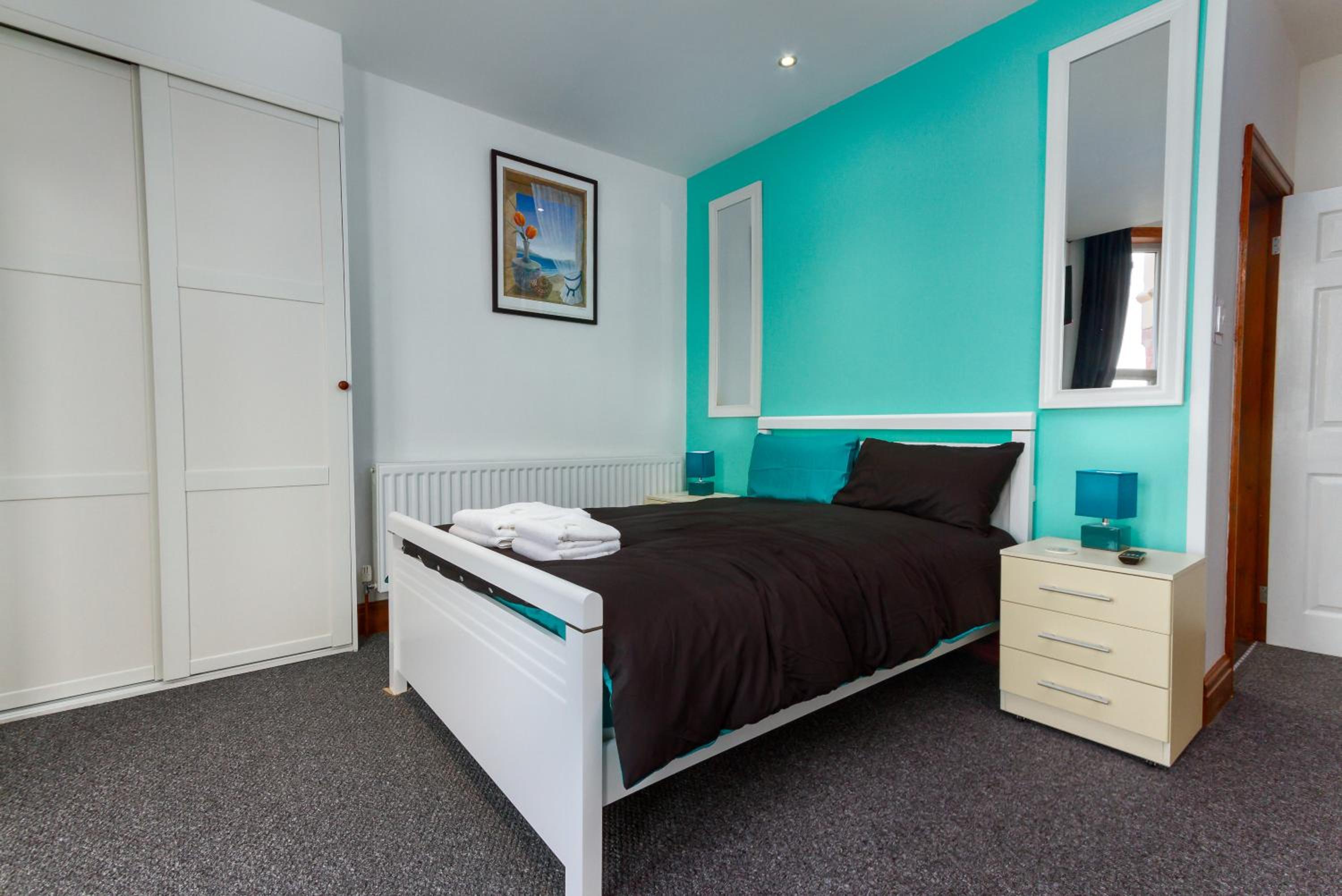 Deluxe Apartment