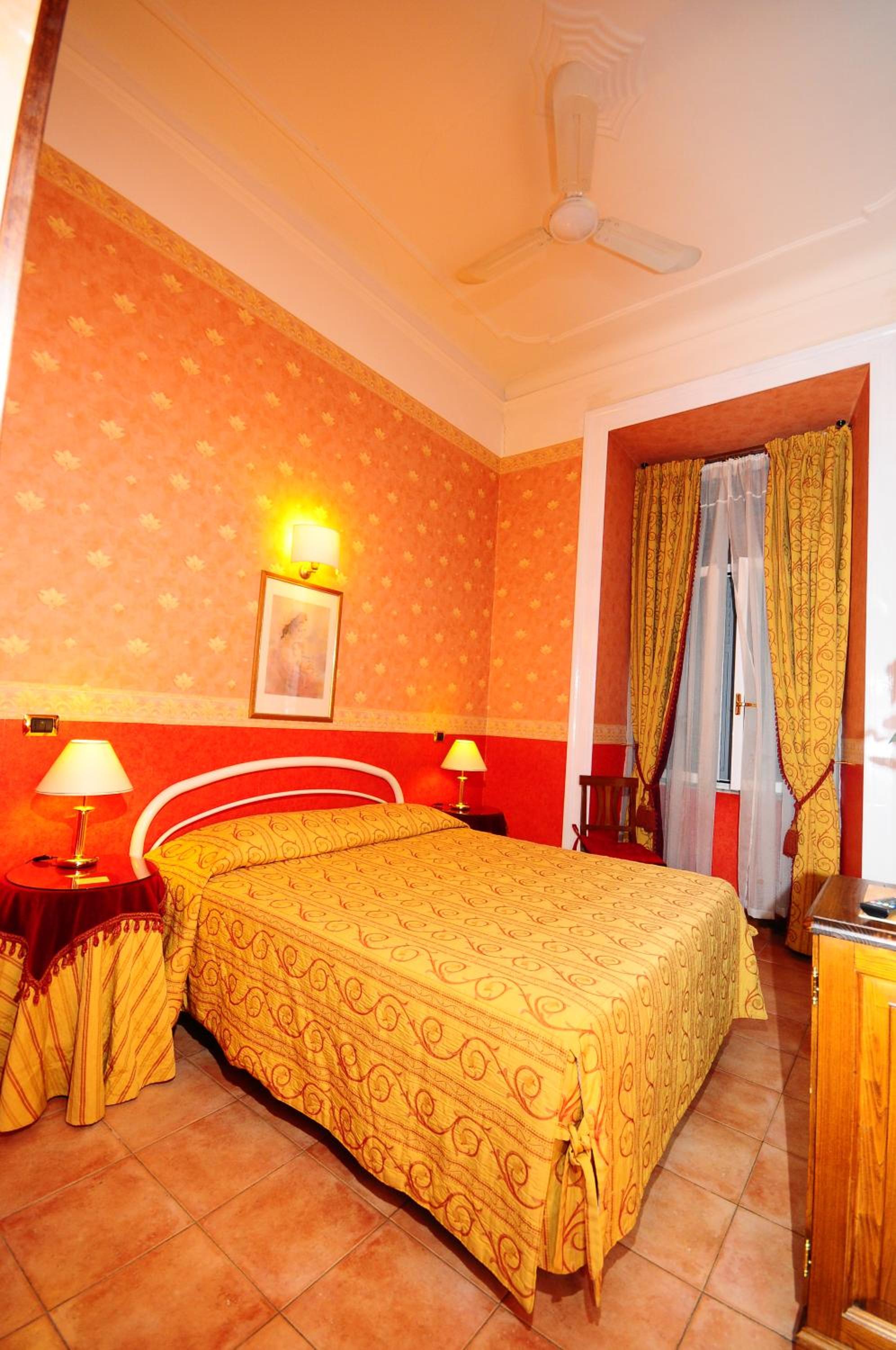 Double or Twin Room - Photo 5