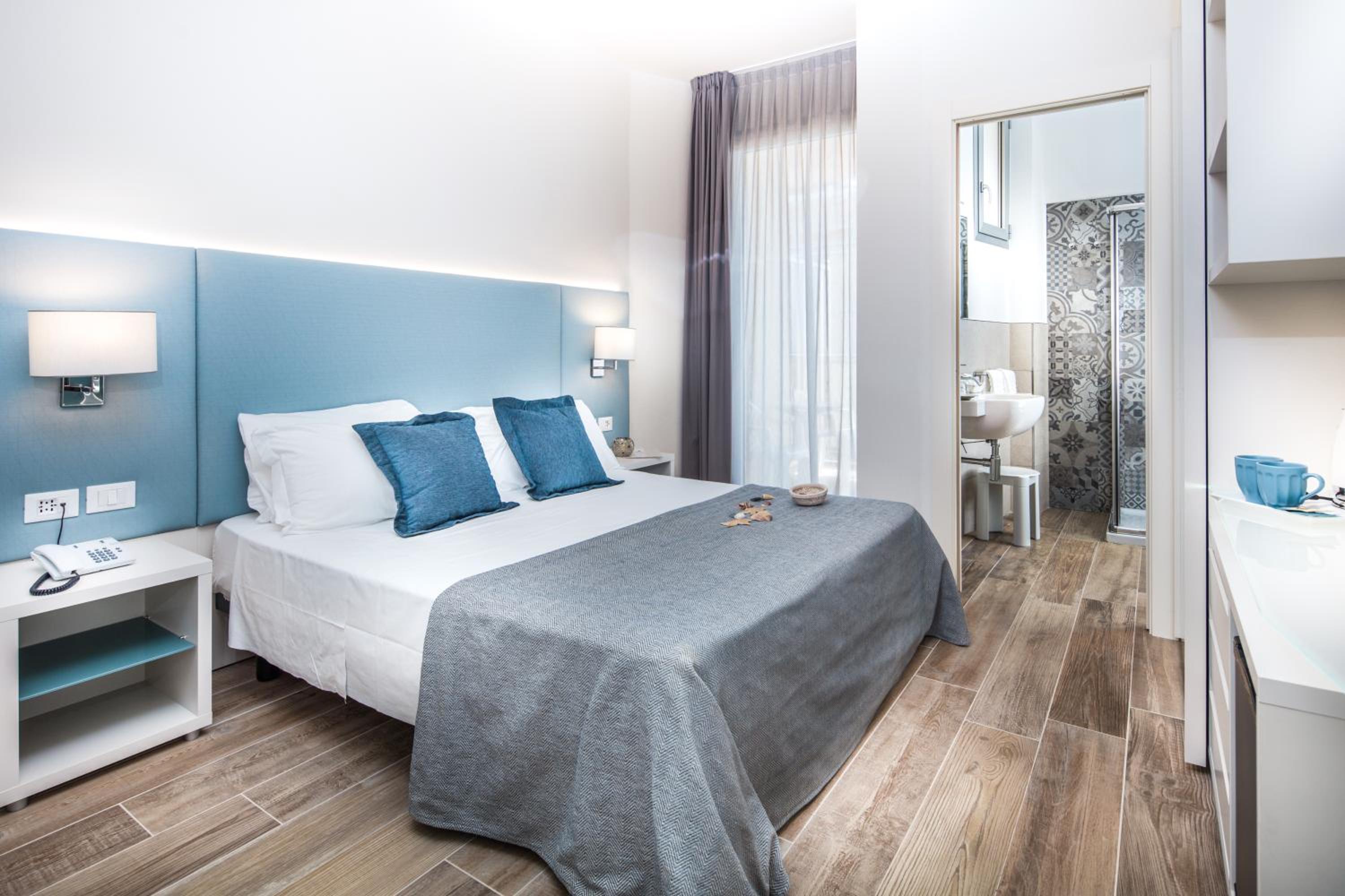 Deluxe Double Room - Photo 1