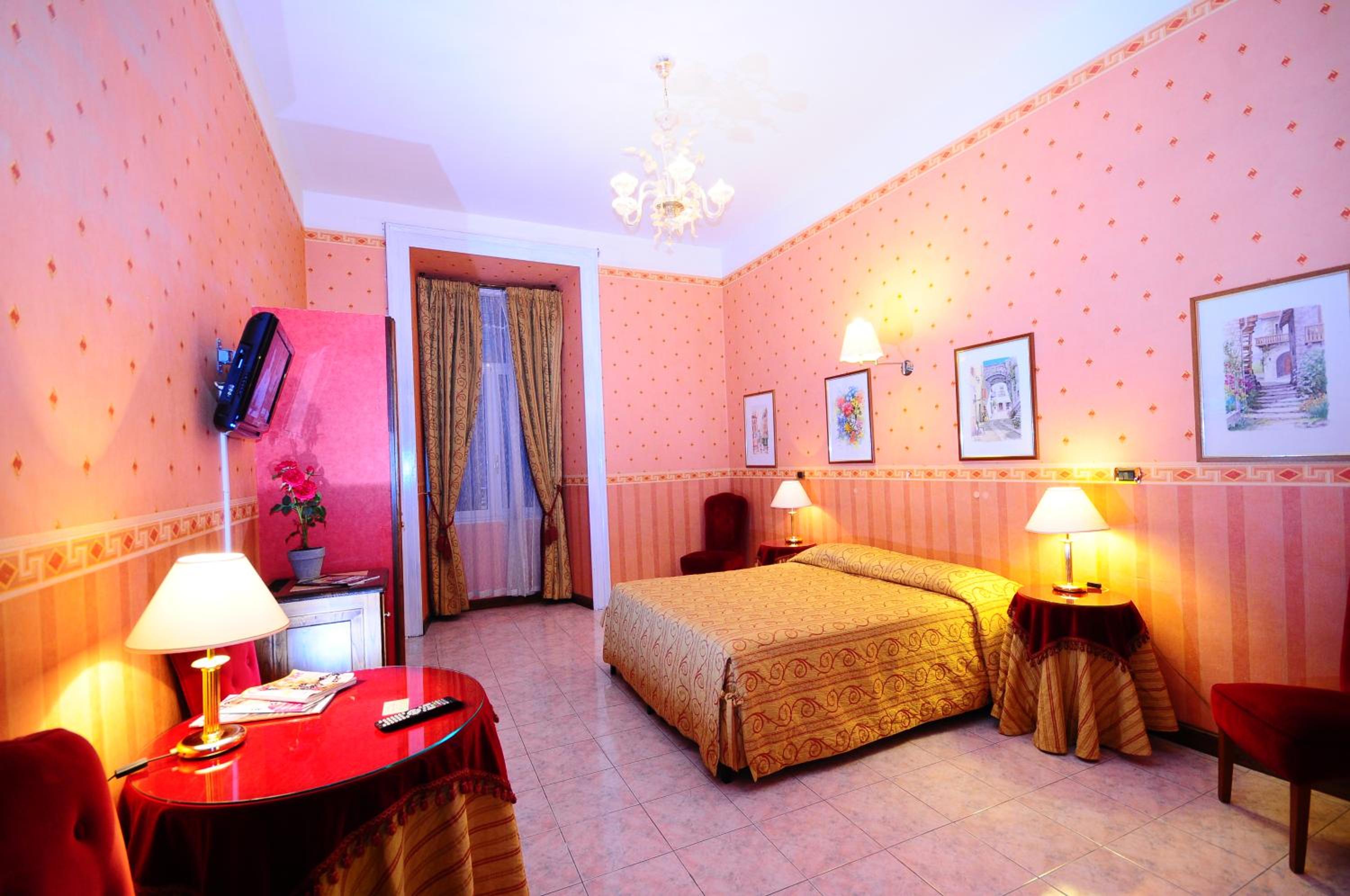 Quintuple Room (5 Adults) - Photo 5
